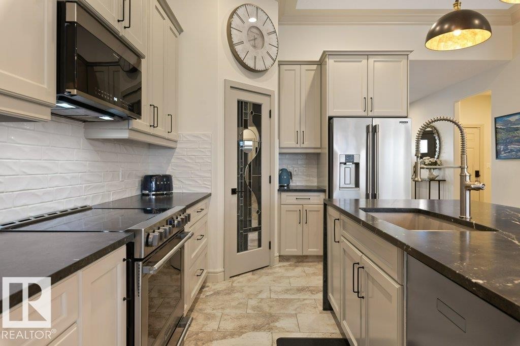 68 Enchanted Way, St. Albert, AB - Indoor Photo Showing Kitchen With Upgraded Kitchen