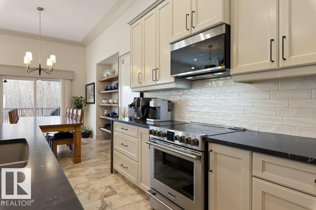 68 Enchanted Way, St. Albert, AB - Indoor Photo Showing Kitchen With Upgraded Kitchen