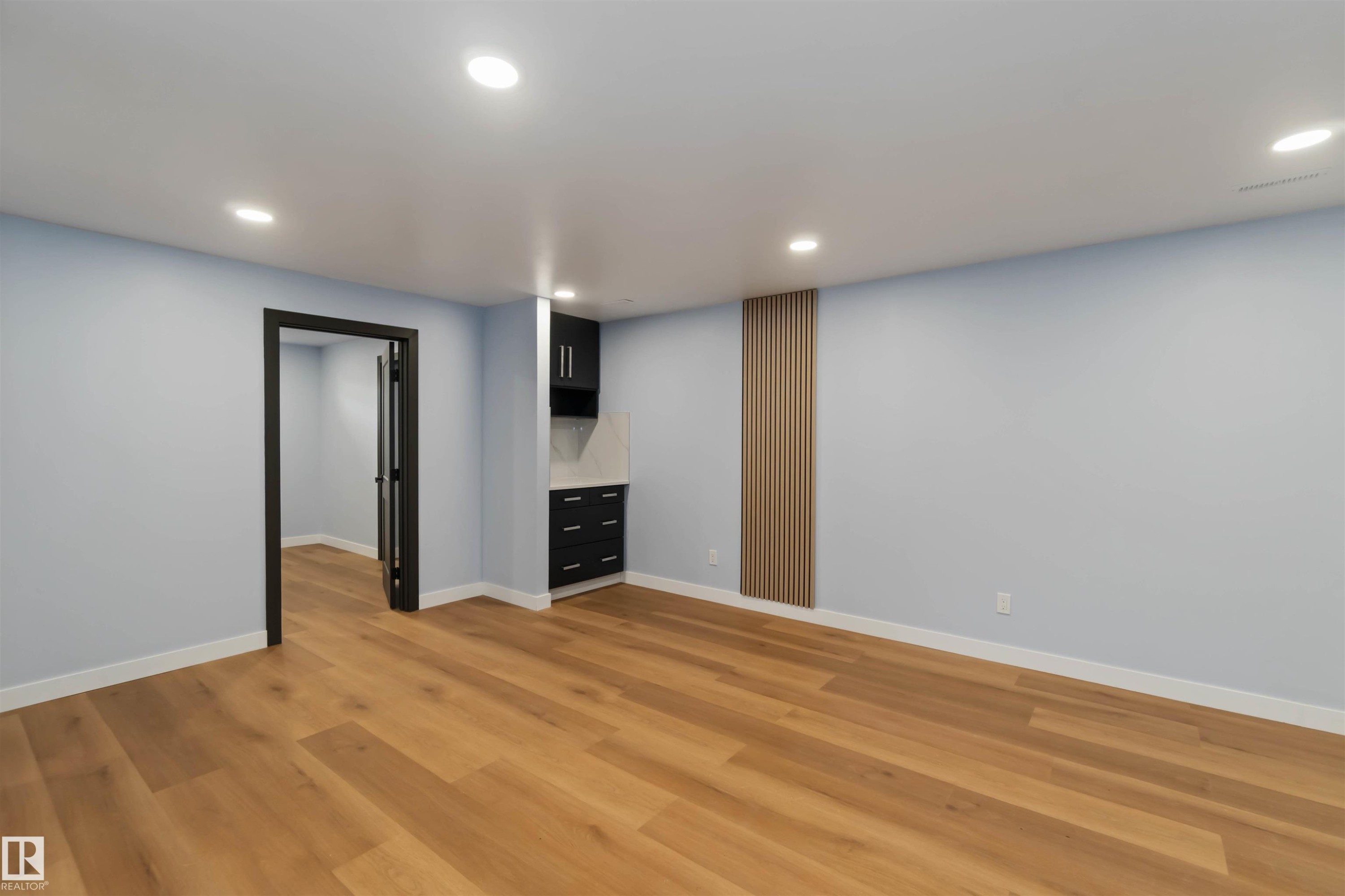 6808 95 Avenue, Edmonton, AB - Indoor