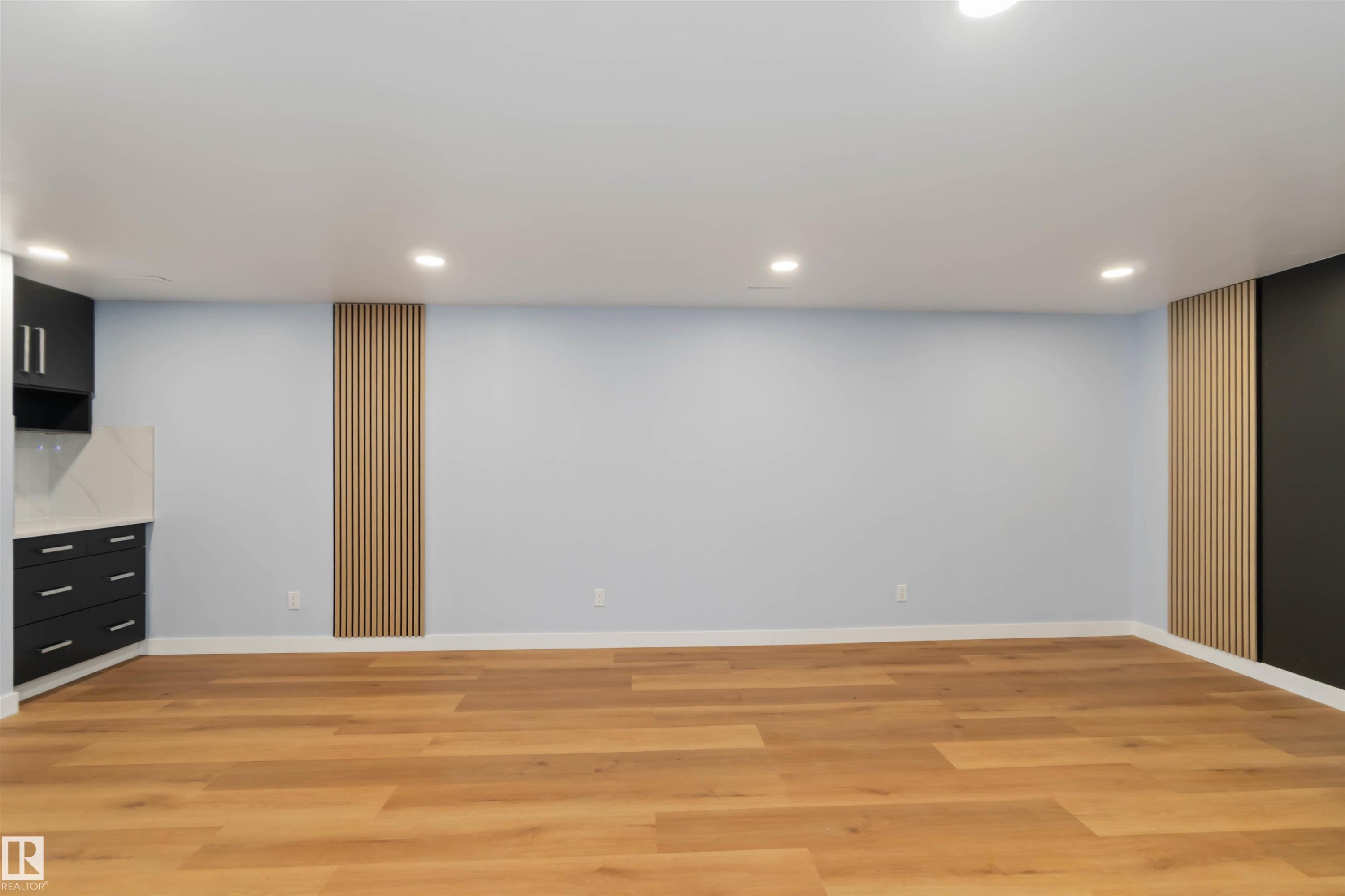 6808 95 Avenue, Edmonton, AB - Indoor