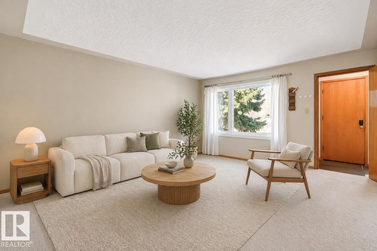 10307 73 Street, Edmonton, AB - Indoor Photo Showing Living Room