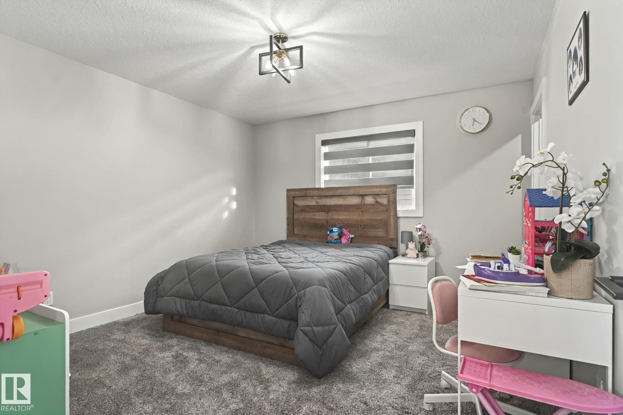 4119 7 Avenue, Edmonton, AB - Indoor Photo Showing Bedroom