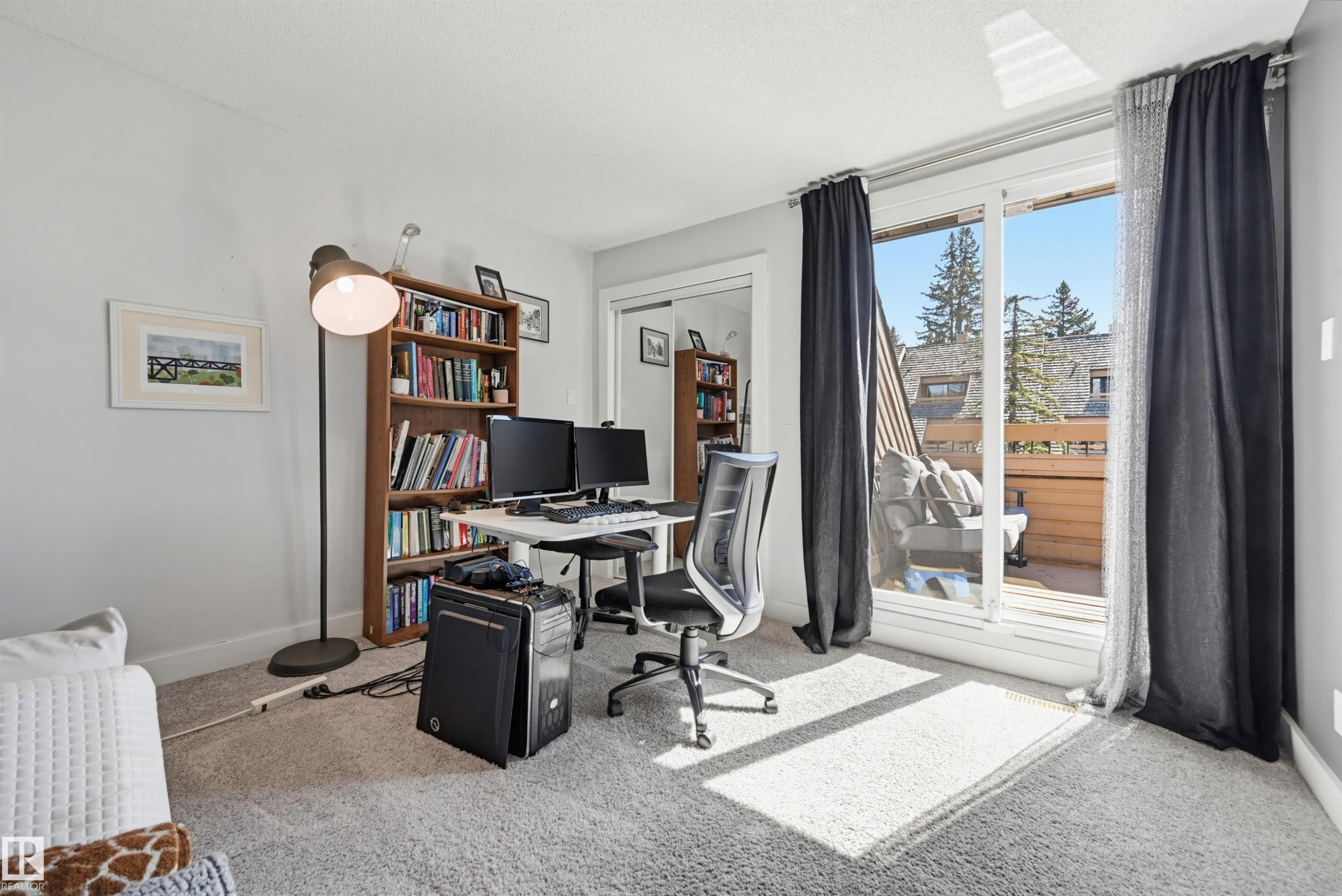 139 Wolf Willow Crescent, Edmonton, AB - Indoor Photo Showing Office