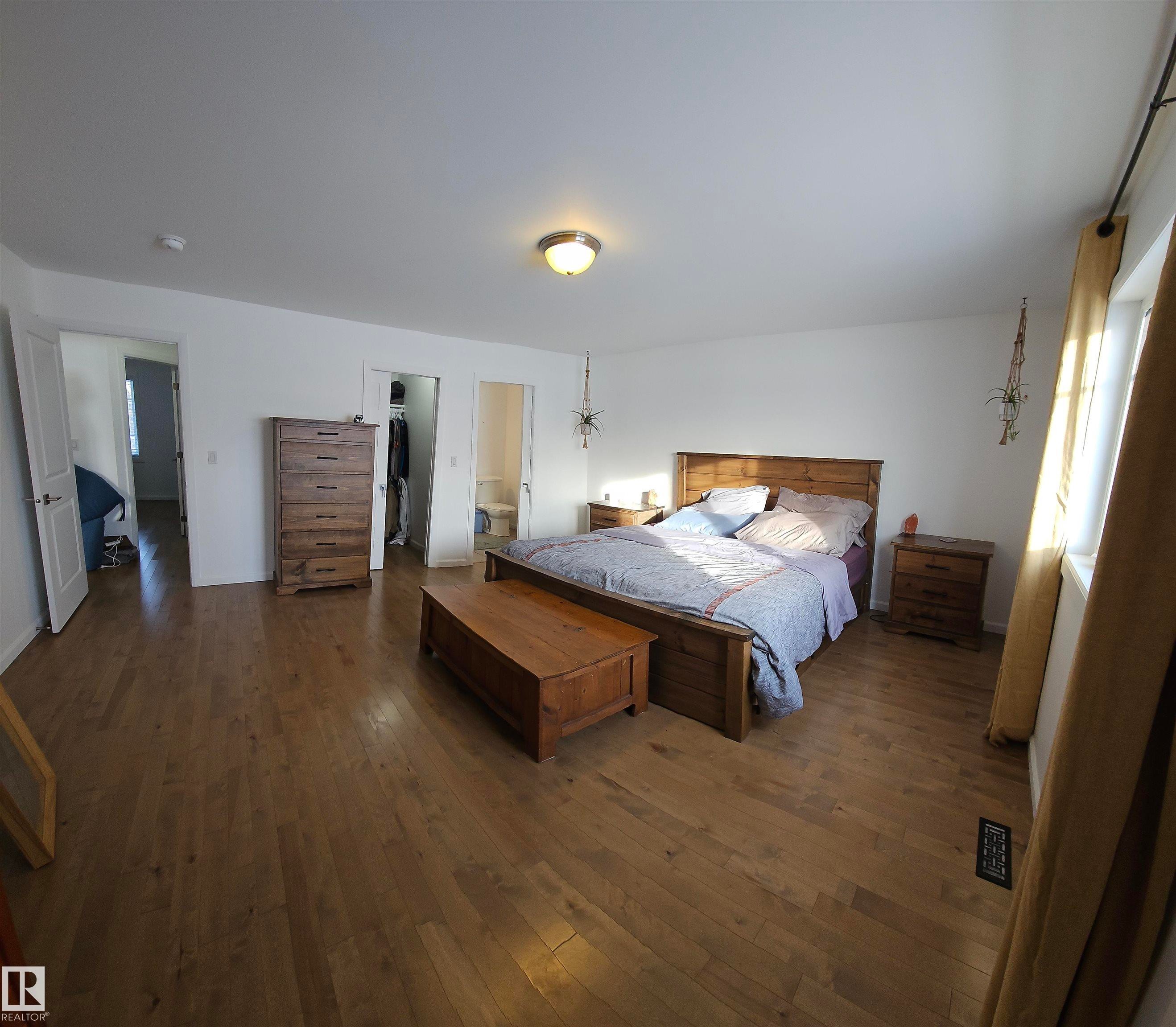 58513 Range Road 231, Rural Thorhild County, AB - Indoor Photo Showing Bedroom