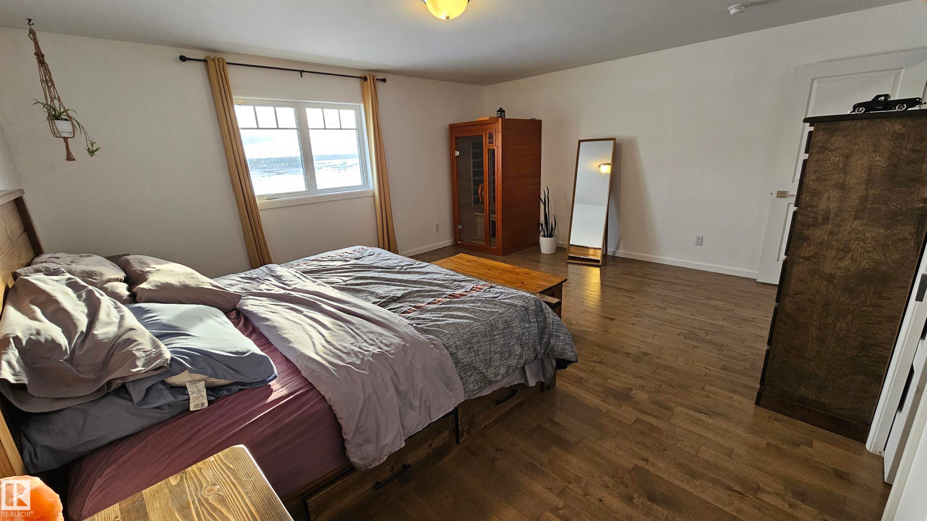 58513 Range Road 231, Rural Thorhild County, AB - Indoor Photo Showing Bedroom