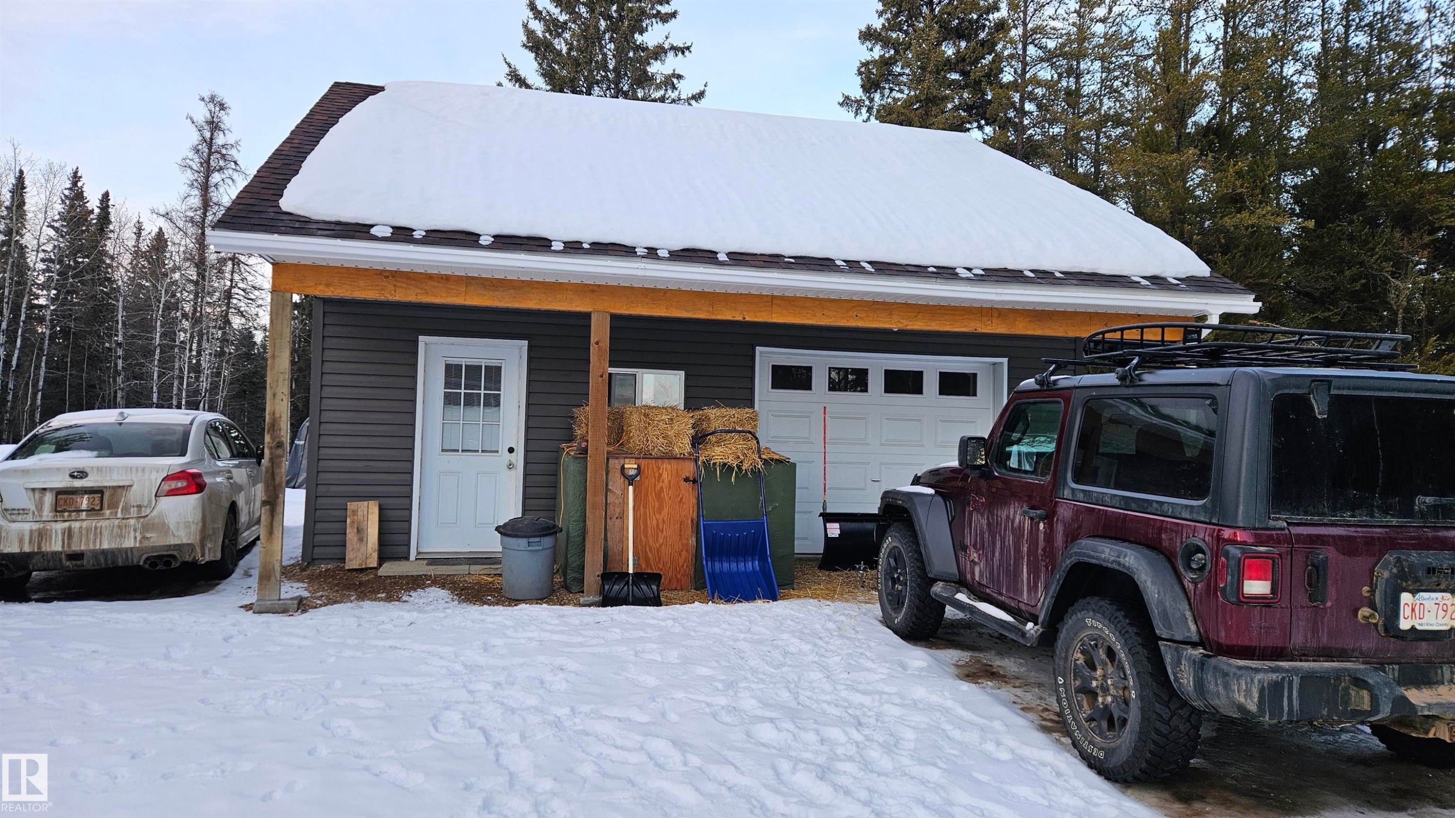 26x26 Oversized garage with in floor heat, 2 overhead doors and floor drain - 58513 Range Road 231, Rural Thorhild County, AB - Outdoor
