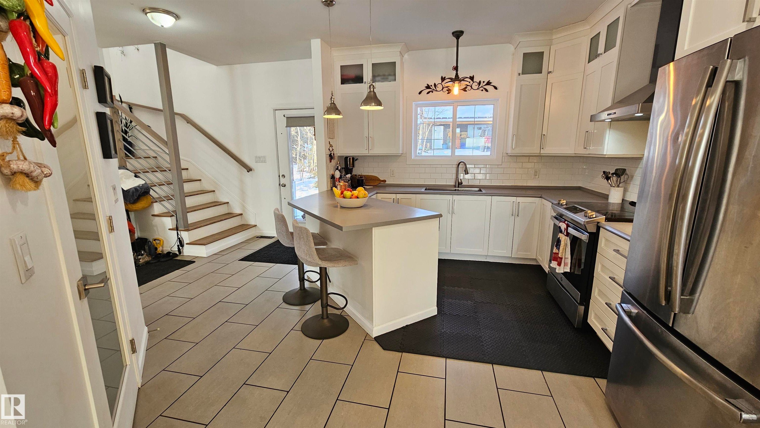 58513 Range Road 231, Rural Thorhild County, AB - Indoor Photo Showing Kitchen With Upgraded Kitchen