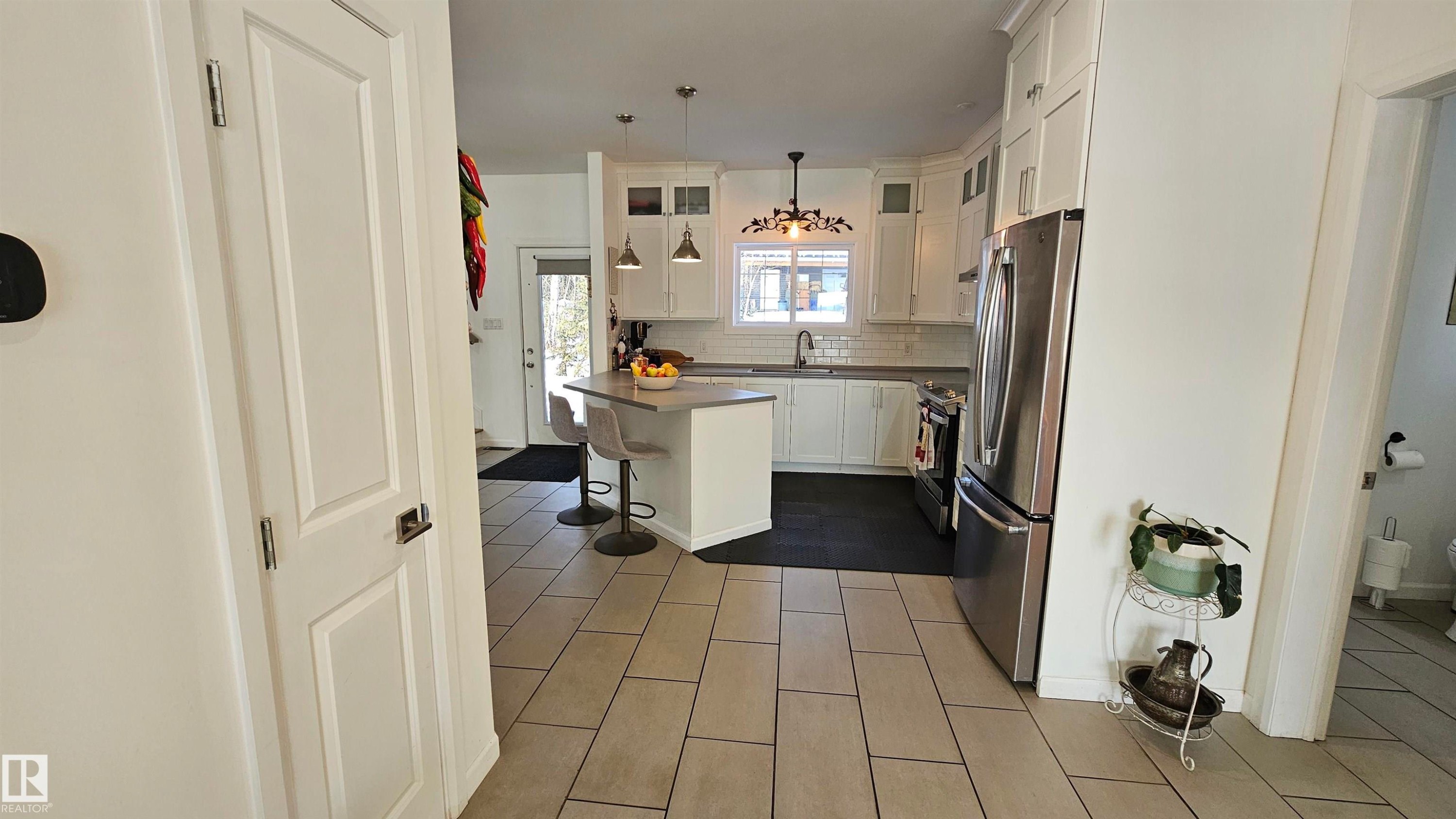 58513 Range Road 231, Rural Thorhild County, AB - Indoor Photo Showing Kitchen