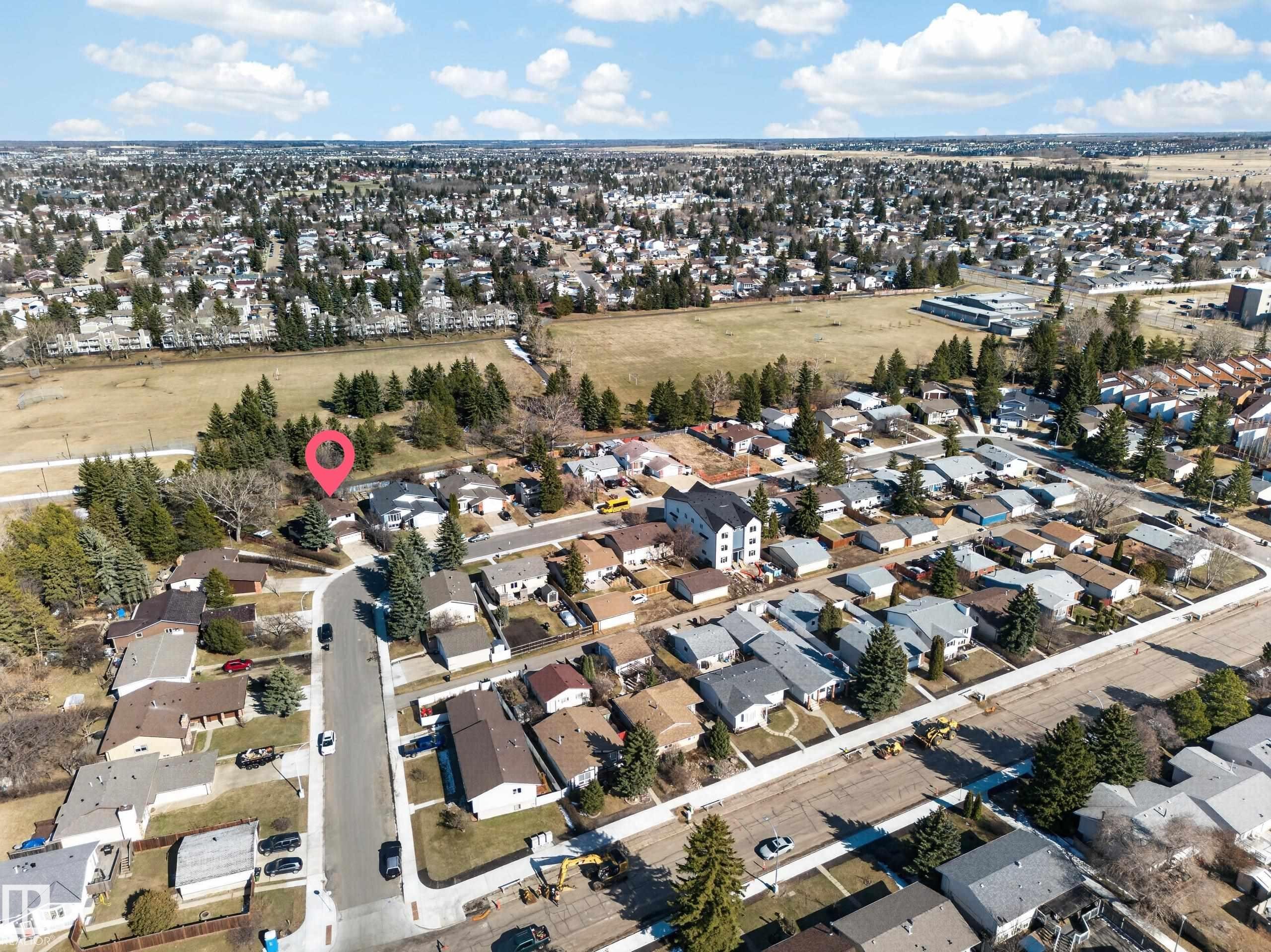 Aerial view of a residential neighborhood with varied housing styles - 1767 61 Street, Edmonton, AB - Outdoor With View