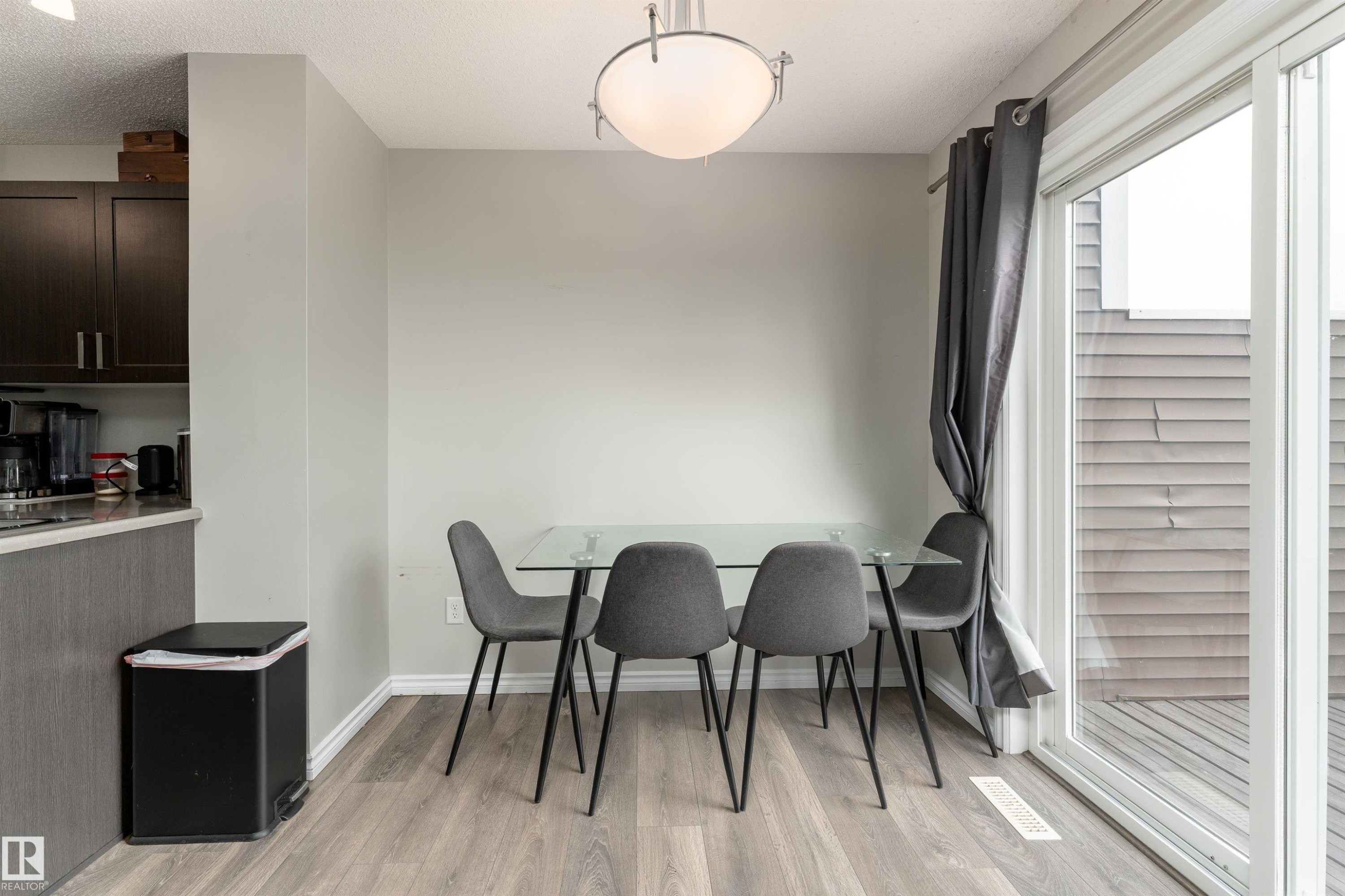 521 Ebbers Way, Edmonton, AB - Indoor Photo Showing Other Room