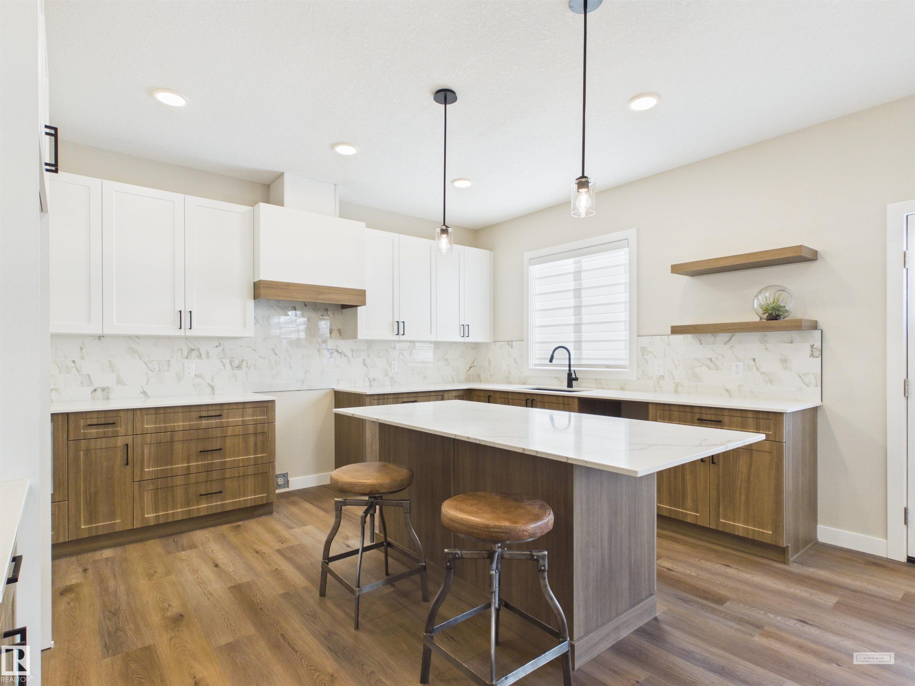 3 Emerson Landing, Spruce Grove, AB - Indoor Photo Showing Kitchen With Upgraded Kitchen