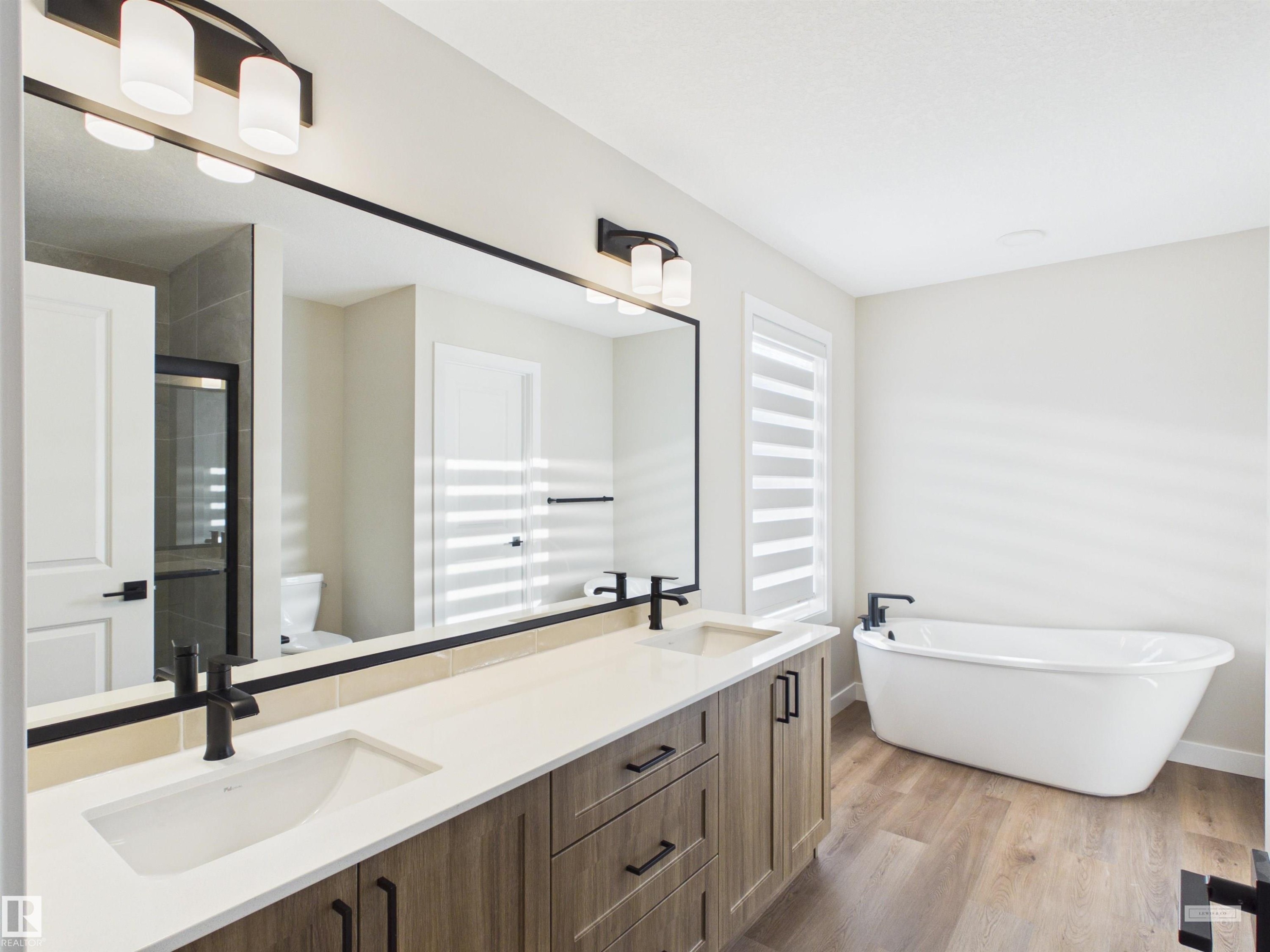 3 Emerson Landing, Spruce Grove, AB - Indoor Photo Showing Bathroom