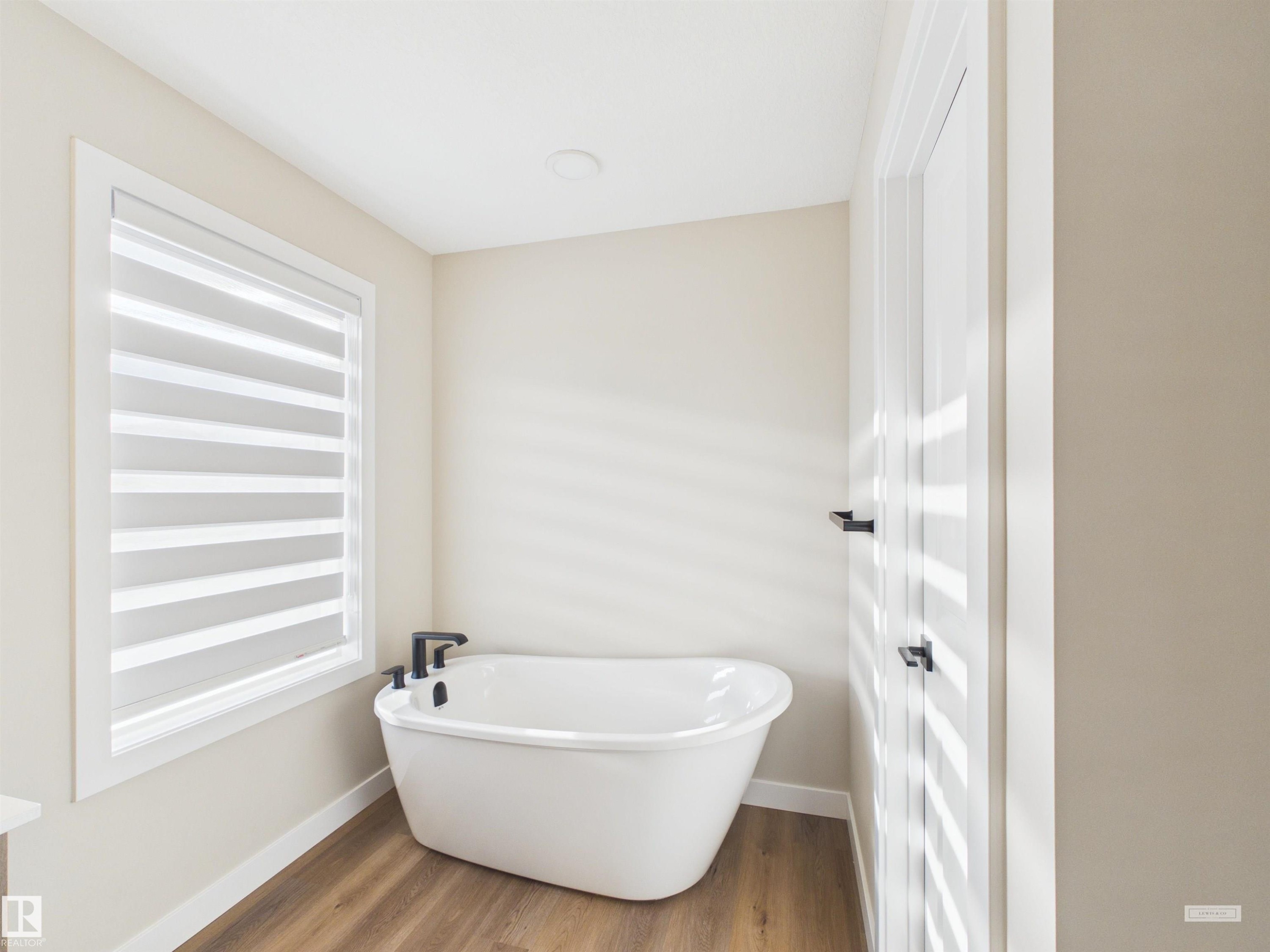 3 Emerson Landing, Spruce Grove, AB - Indoor Photo Showing Bathroom