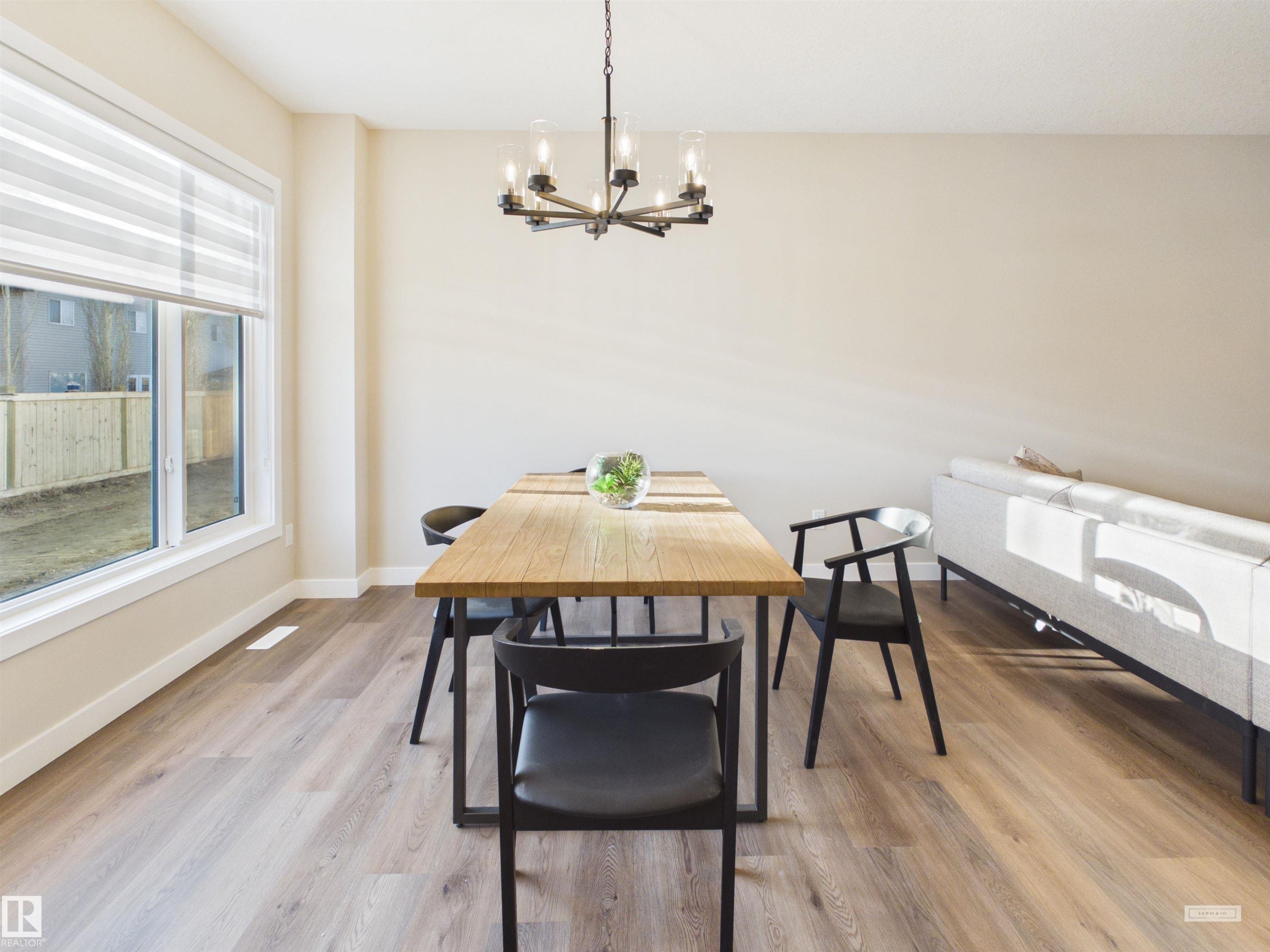 3 Emerson Landing, Spruce Grove, AB - Indoor Photo Showing Dining Room