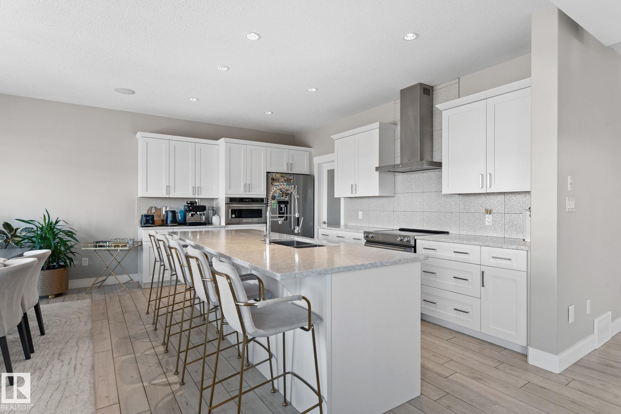 7640 179 Avenue, Edmonton, AB - Indoor Photo Showing Kitchen With Stainless Steel Kitchen With Upgraded Kitchen