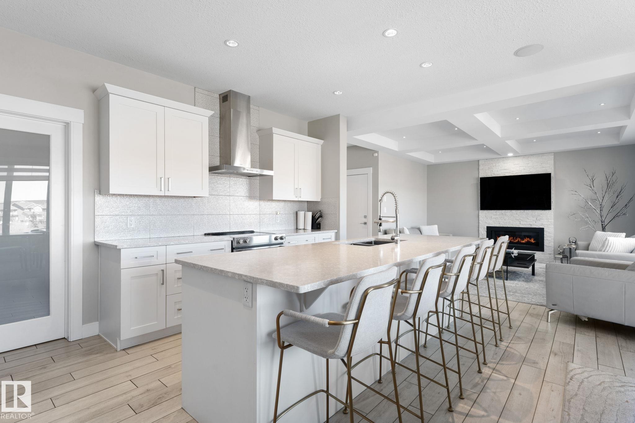 7640 179 Avenue, Edmonton, AB - Indoor Photo Showing Kitchen With Upgraded Kitchen