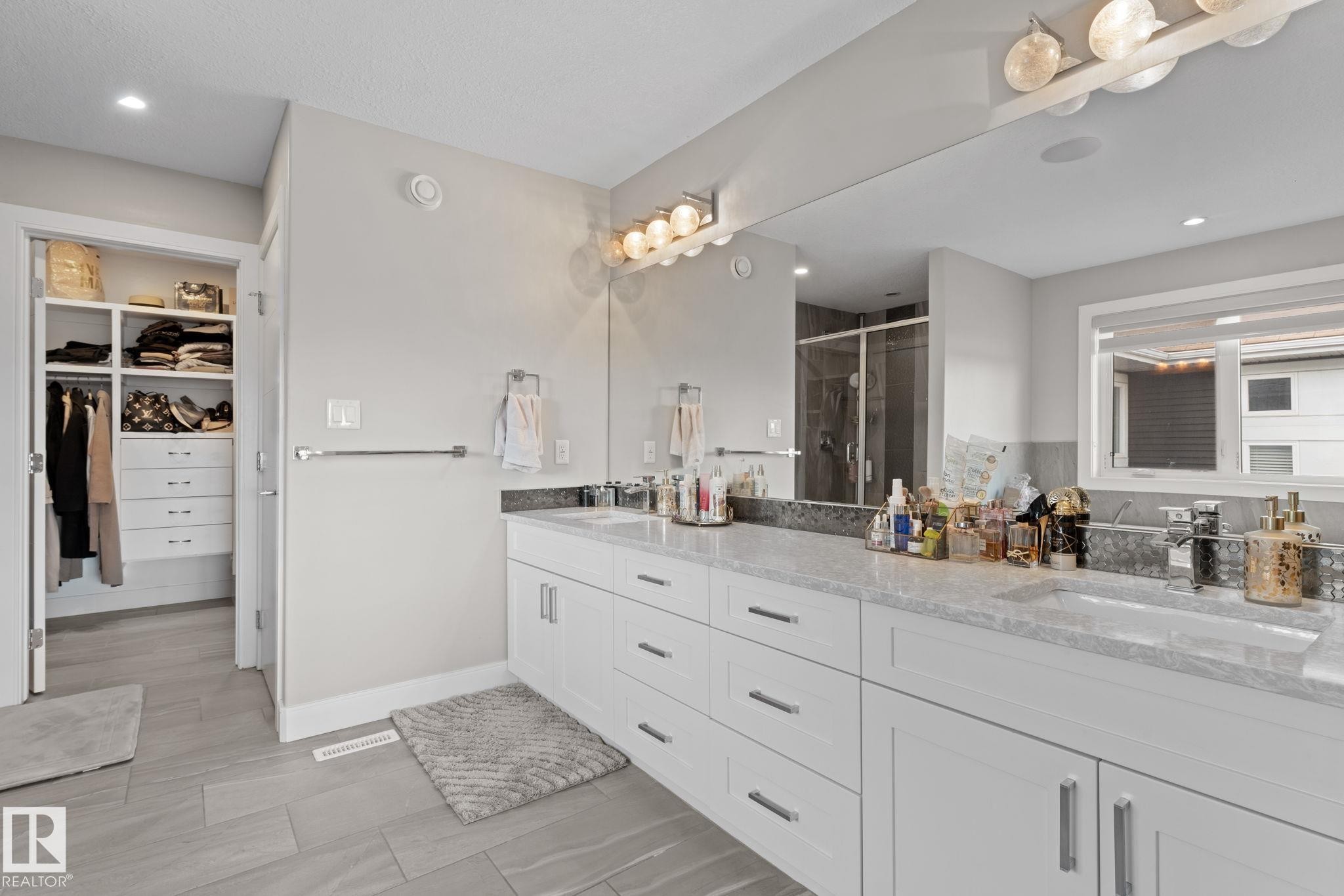 7640 179 Avenue, Edmonton, AB - Indoor Photo Showing Bathroom