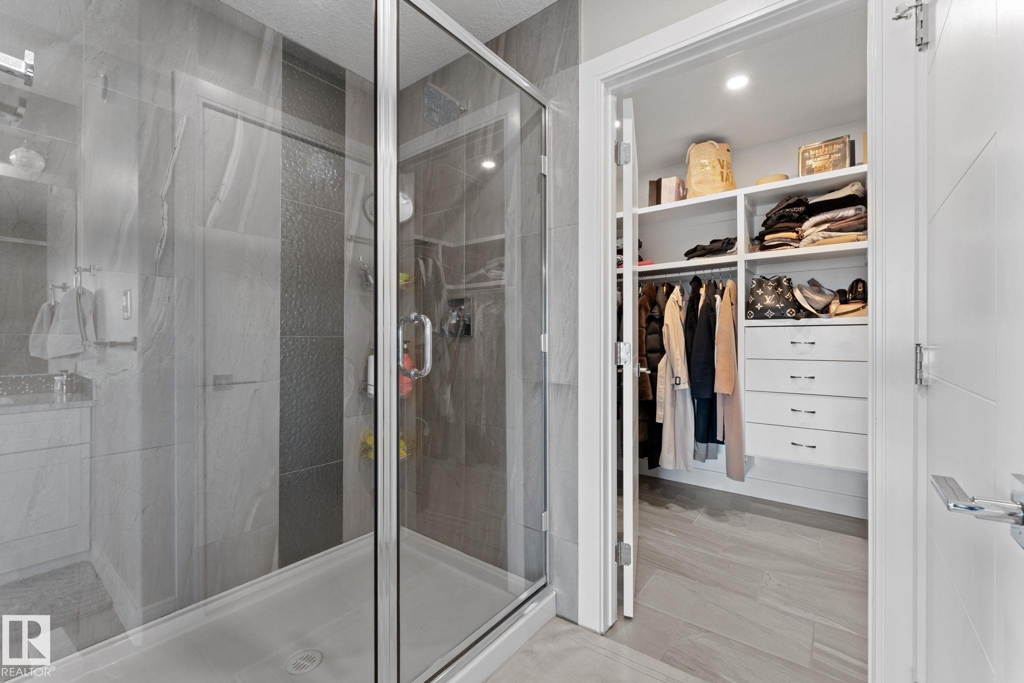 7640 179 Avenue, Edmonton, AB - Indoor Photo Showing Bathroom