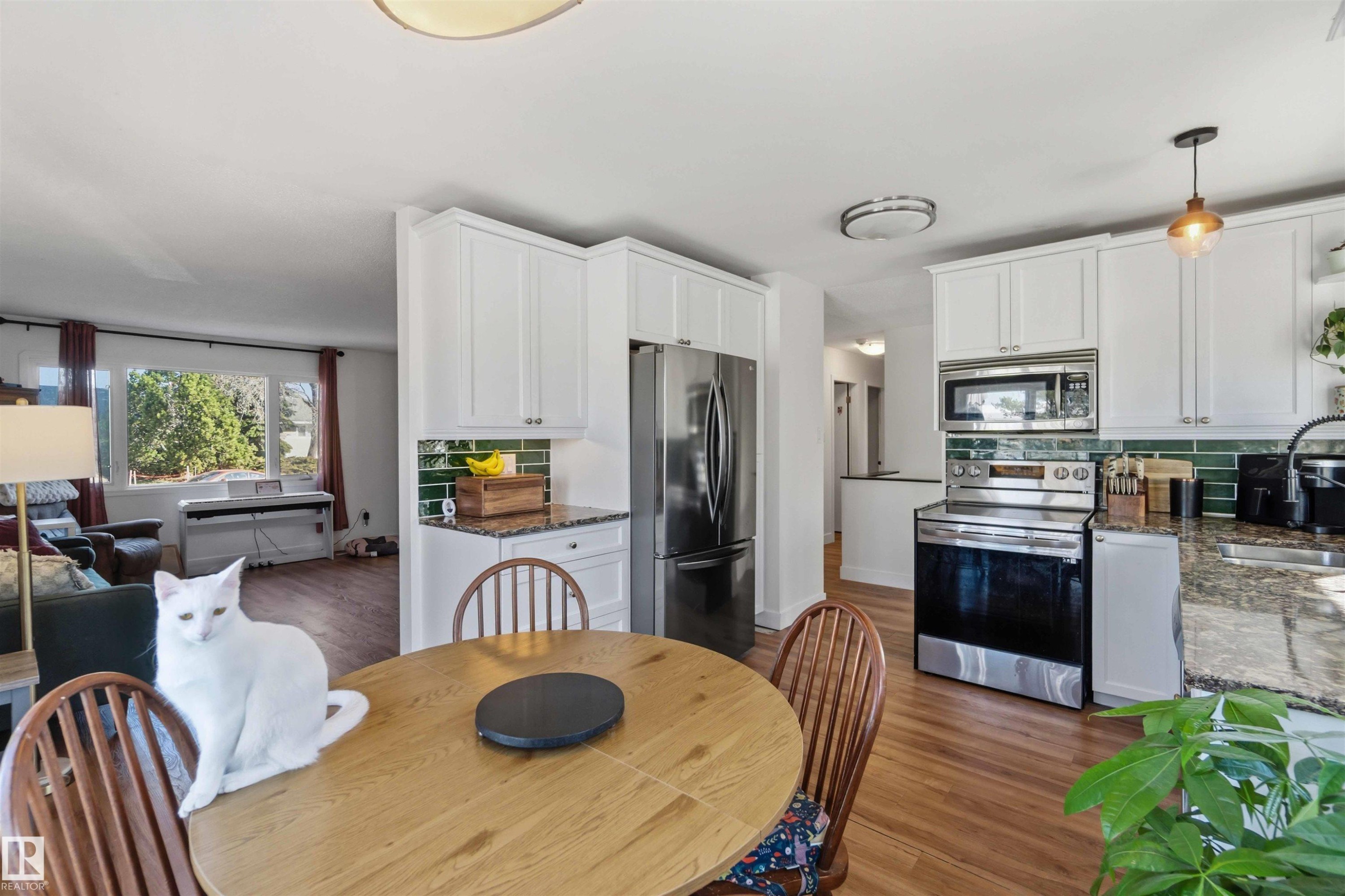 3119 110 Avenue, Edmonton, AB - Indoor