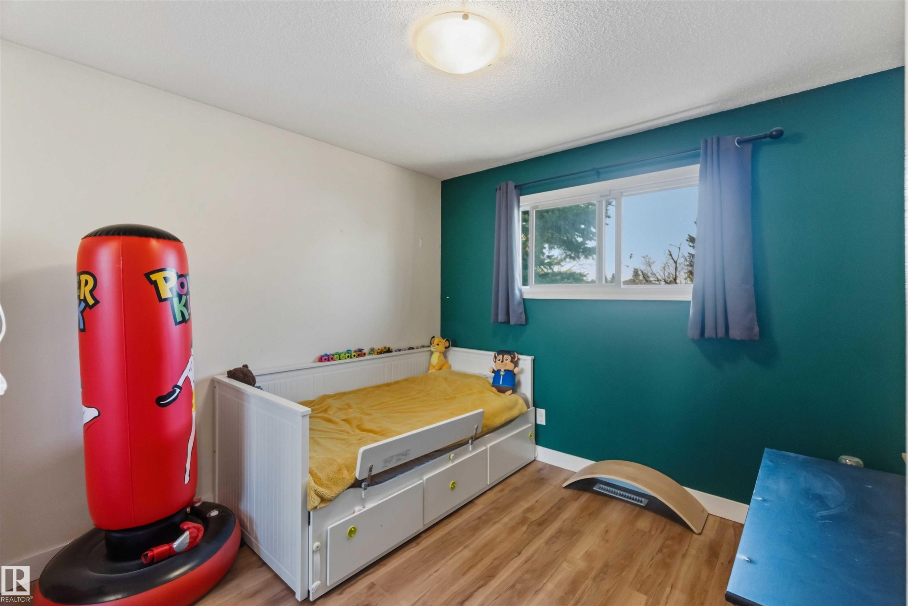 3119 110 Avenue, Edmonton, AB - Indoor Photo Showing Bedroom