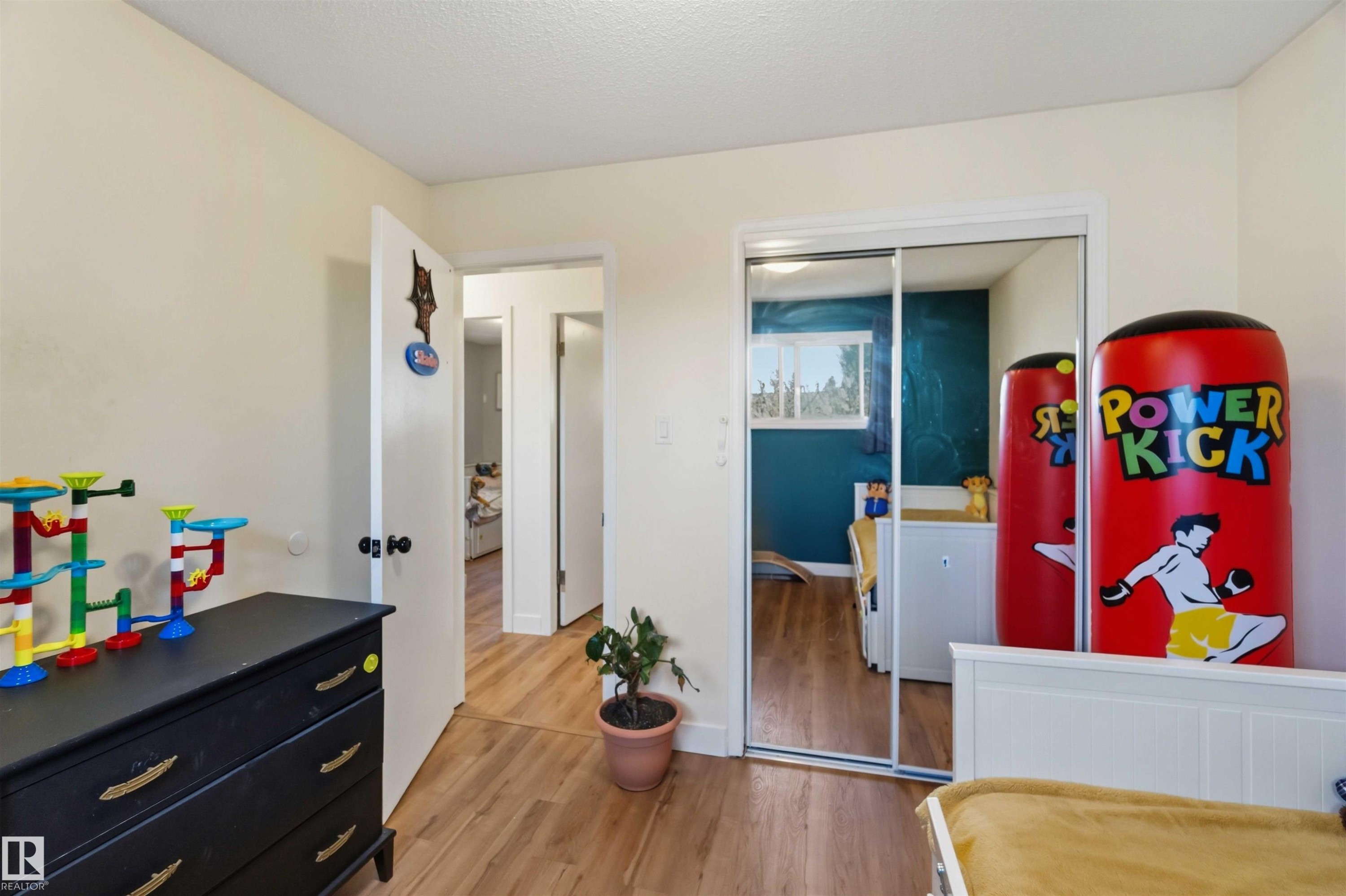 3119 110 Avenue, Edmonton, AB - Indoor Photo Showing Bedroom