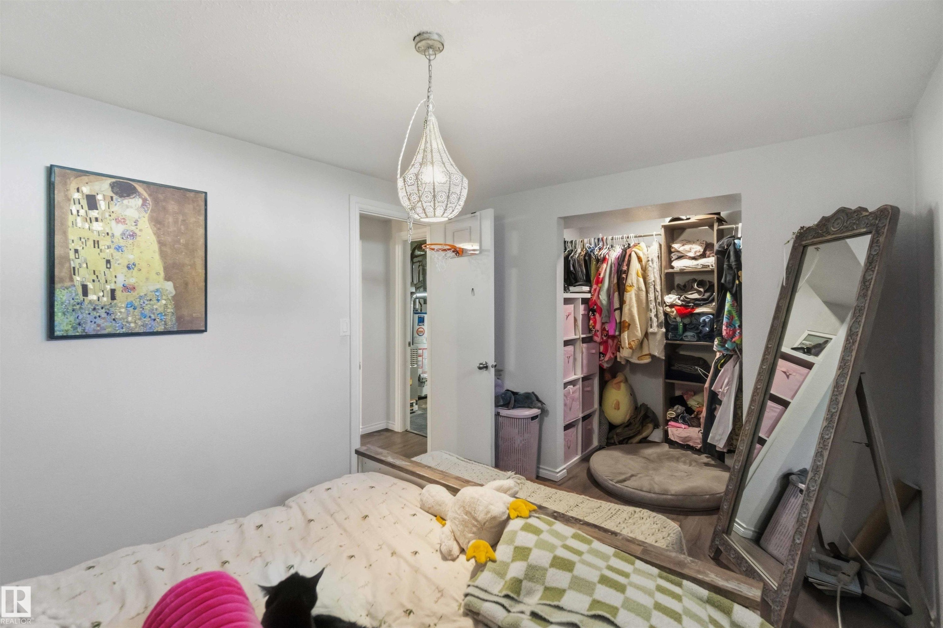 3119 110 Avenue, Edmonton, AB - Indoor Photo Showing Bedroom