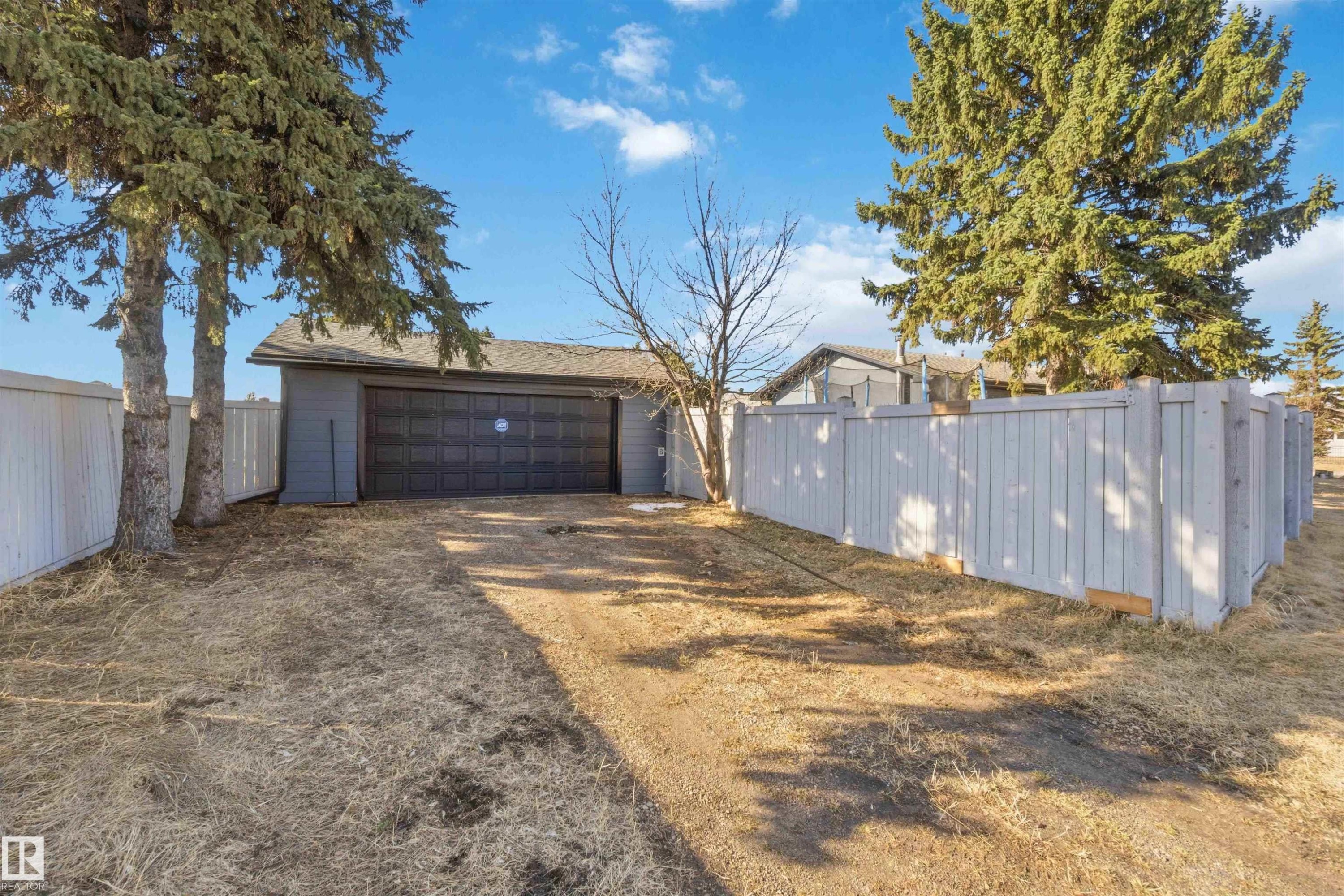 3119 110 Avenue, Edmonton, AB - Outdoor