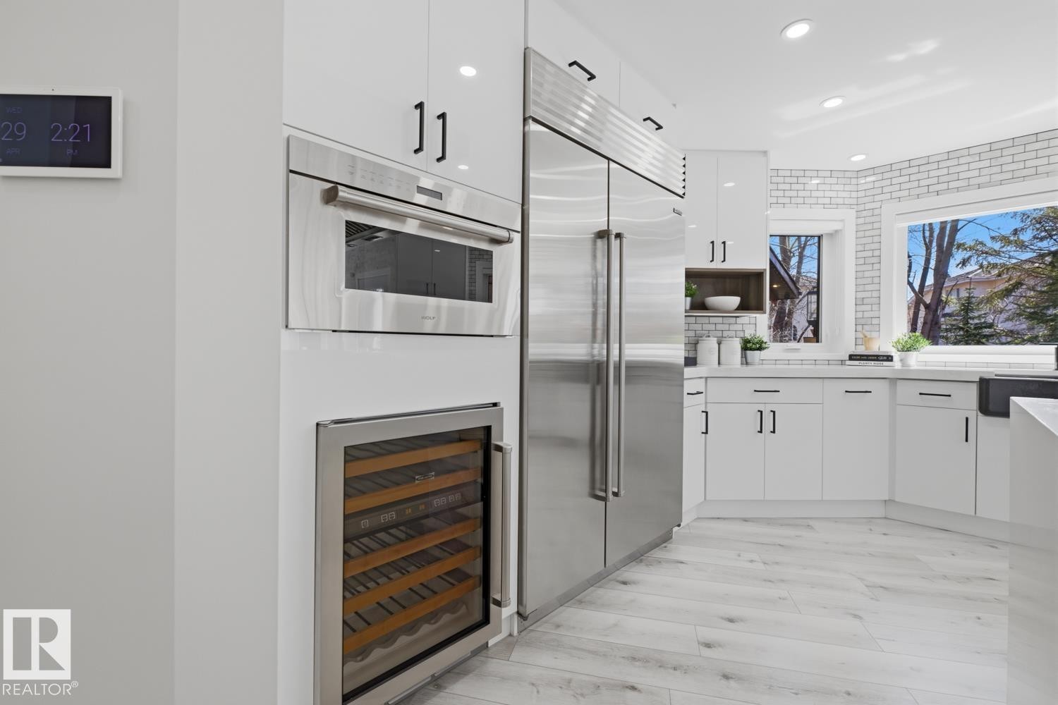 439 Rooney Crescent, Edmonton, AB - Indoor Photo Showing Kitchen