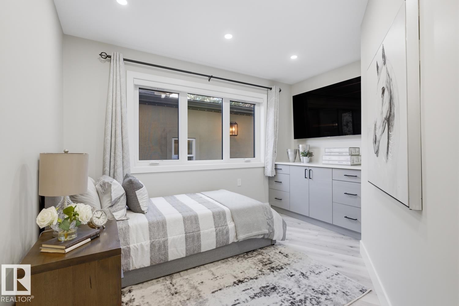 439 Rooney Crescent, Edmonton, AB - Indoor Photo Showing Bedroom