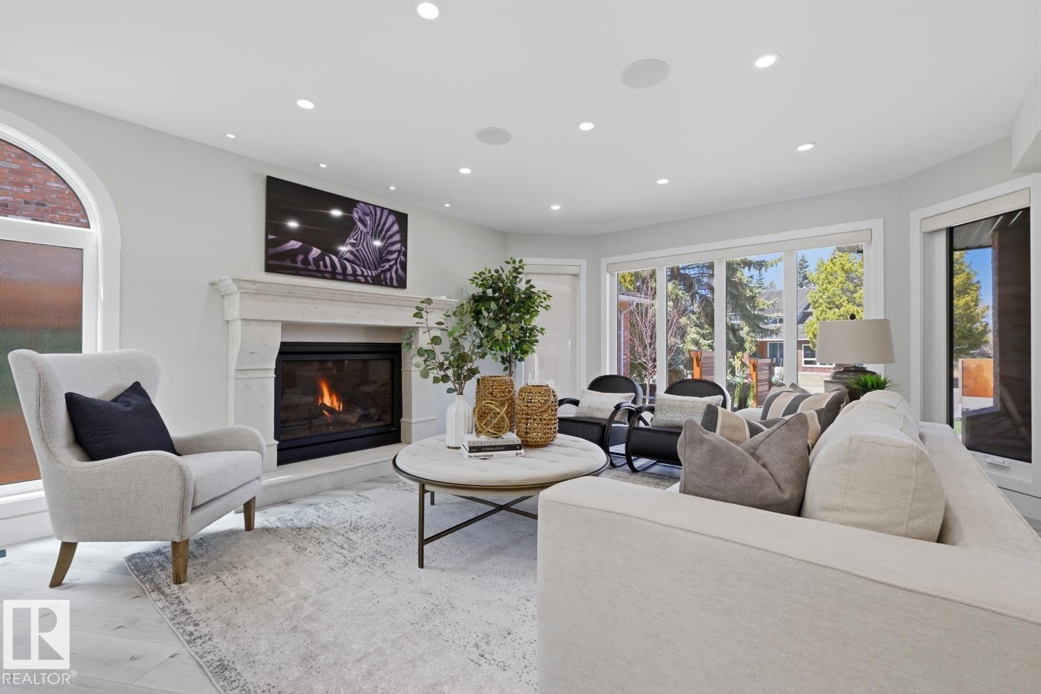 439 Rooney Crescent, Edmonton, AB - Indoor Photo Showing Living Room With Fireplace