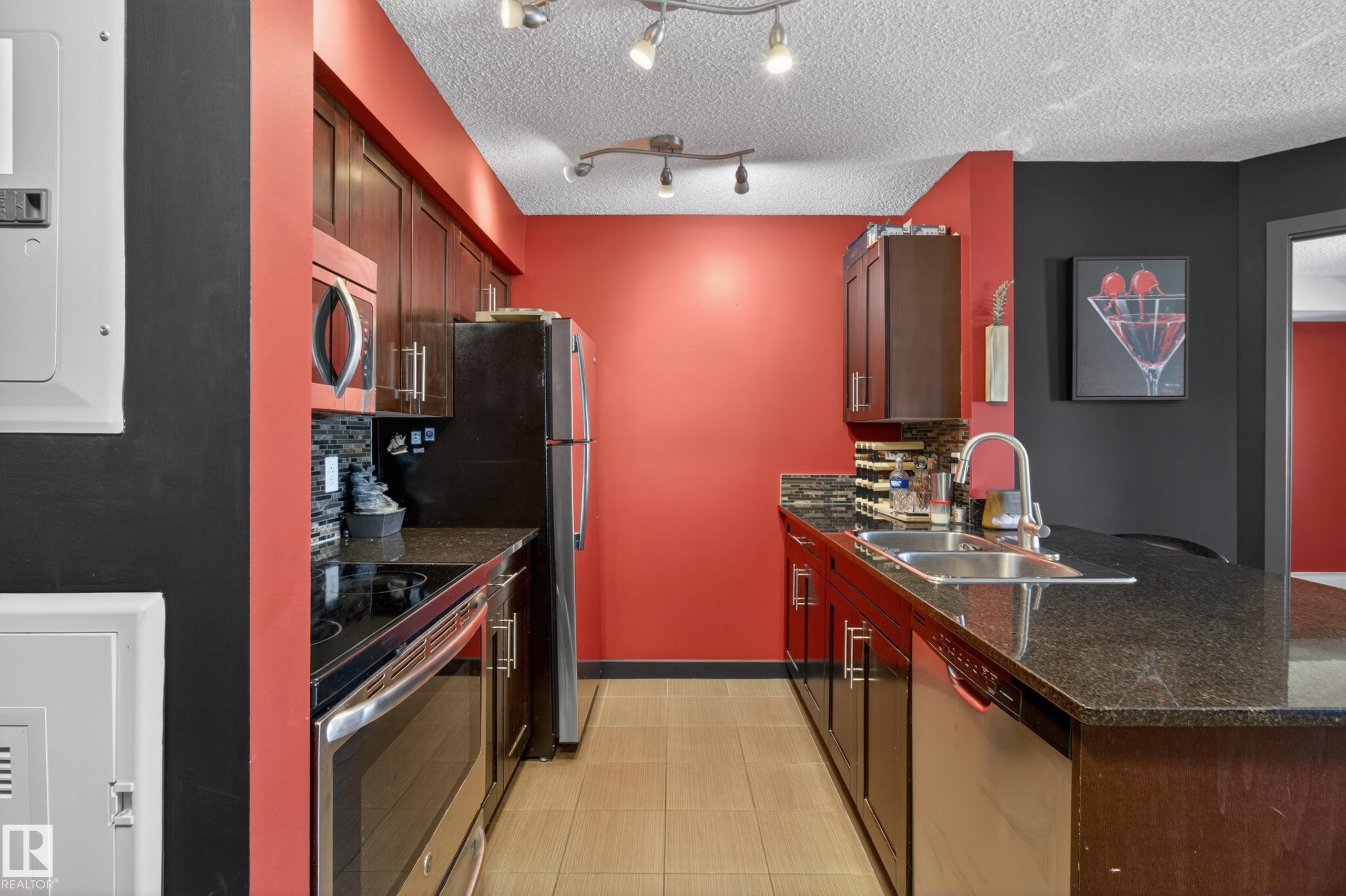308 12045 22 Avenue, Edmonton, AB - Indoor Photo Showing Kitchen With Double Sink