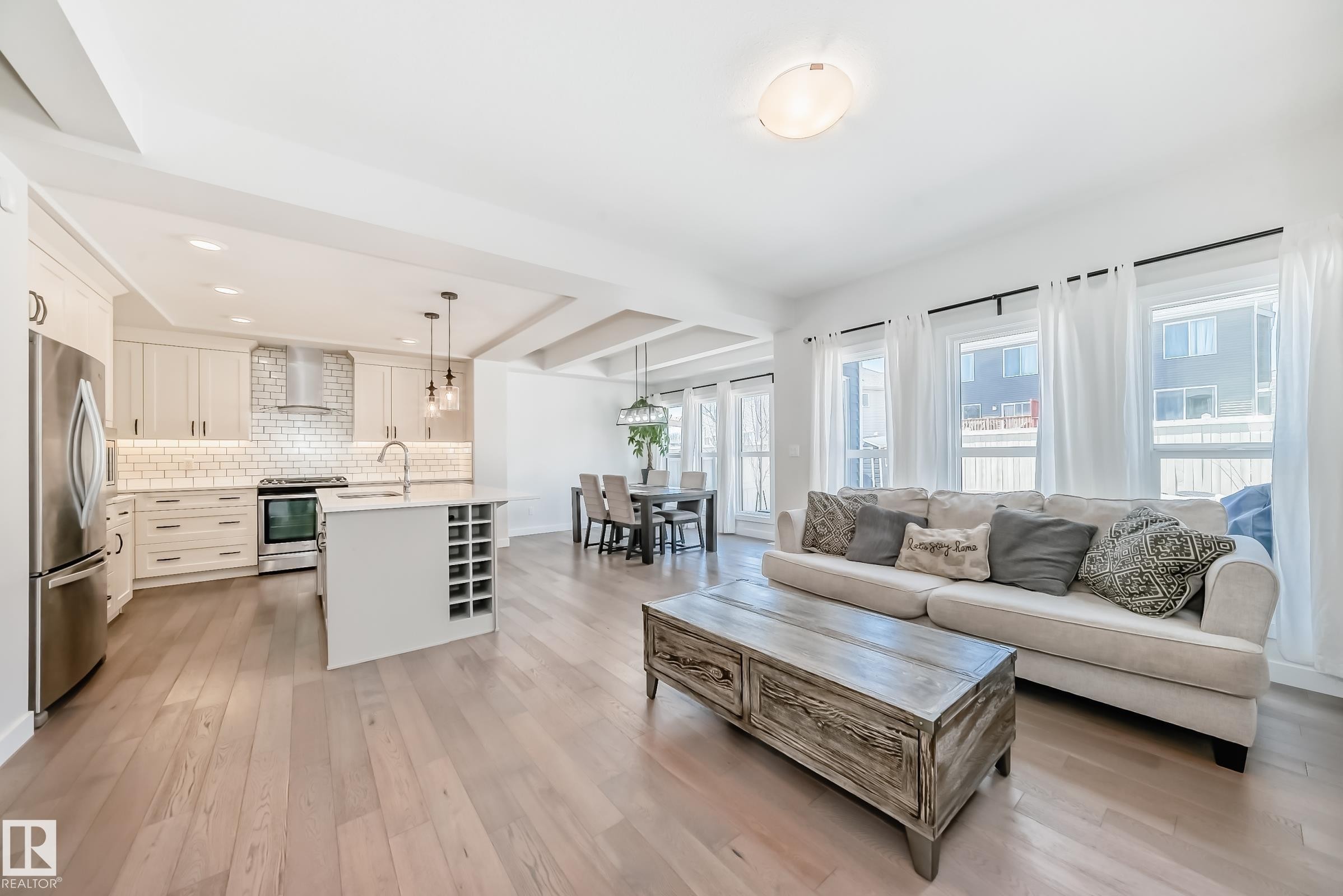 6479 Elston Loop, Edmonton, AB - Indoor
