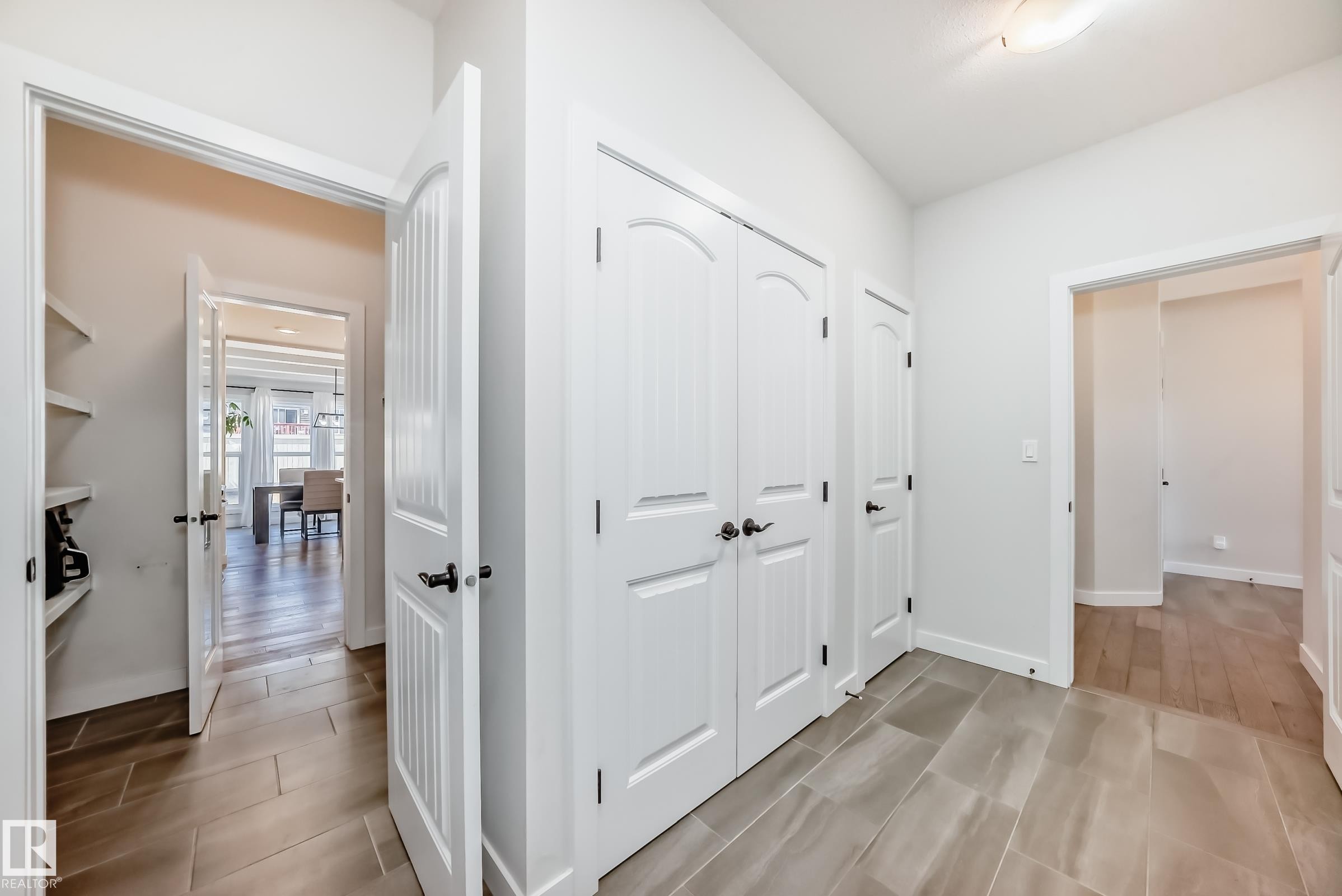6479 Elston Loop, Edmonton, AB - Indoor Photo Showing Other Room