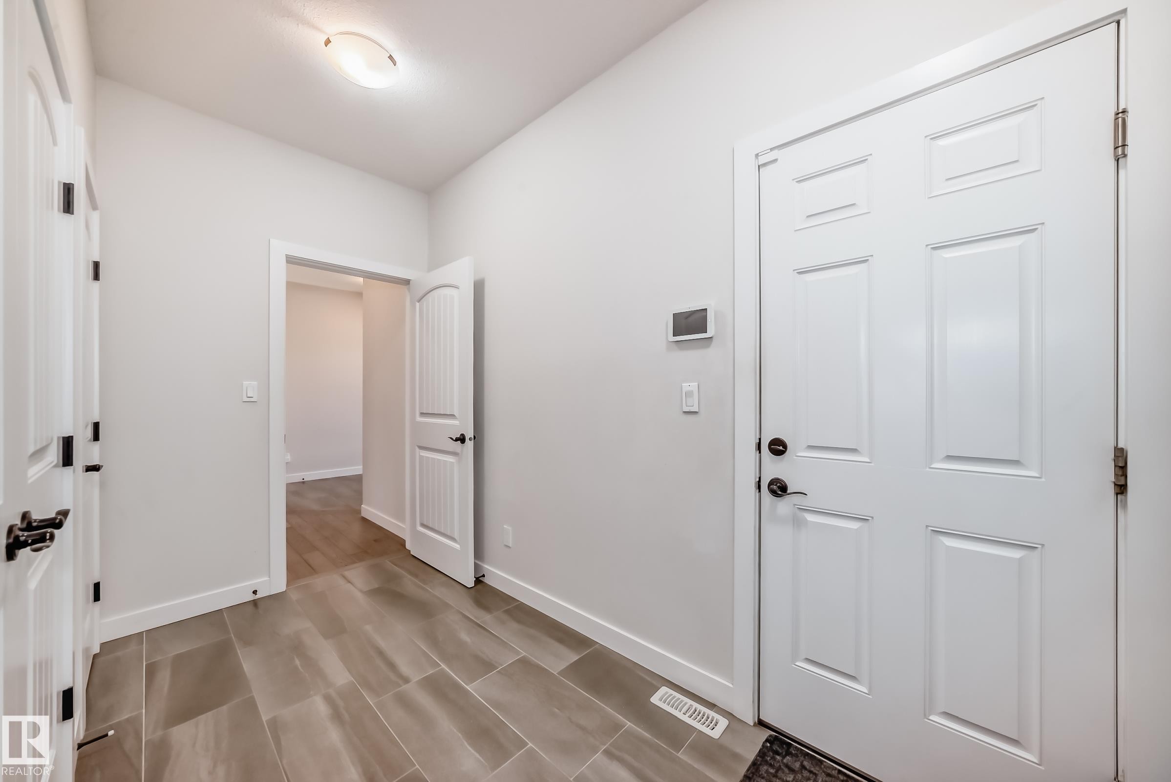 6479 Elston Loop, Edmonton, AB - Indoor Photo Showing Other Room