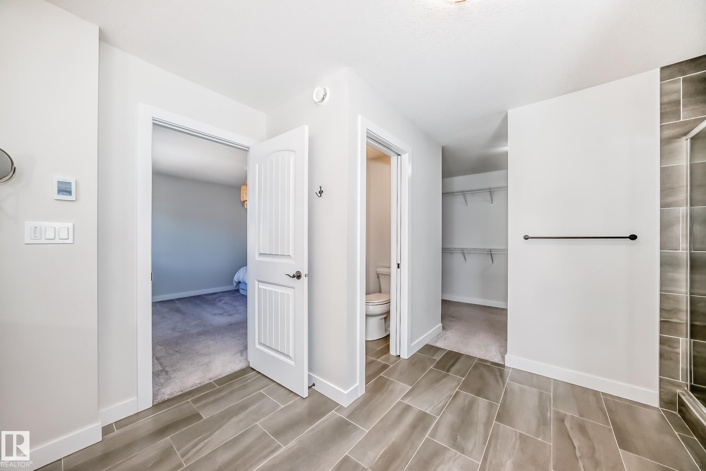 6479 Elston Loop, Edmonton, AB - Indoor Photo Showing Other Room