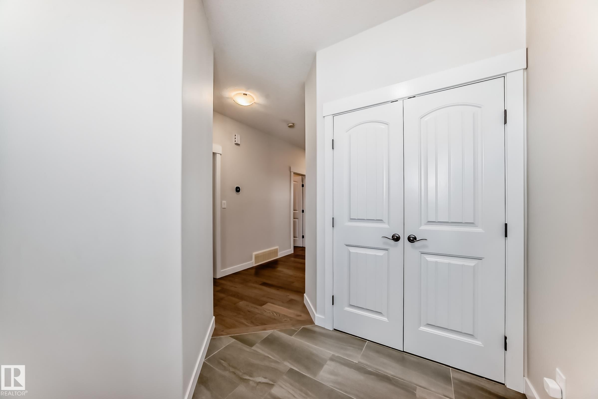 6479 Elston Loop, Edmonton, AB - Indoor Photo Showing Other Room