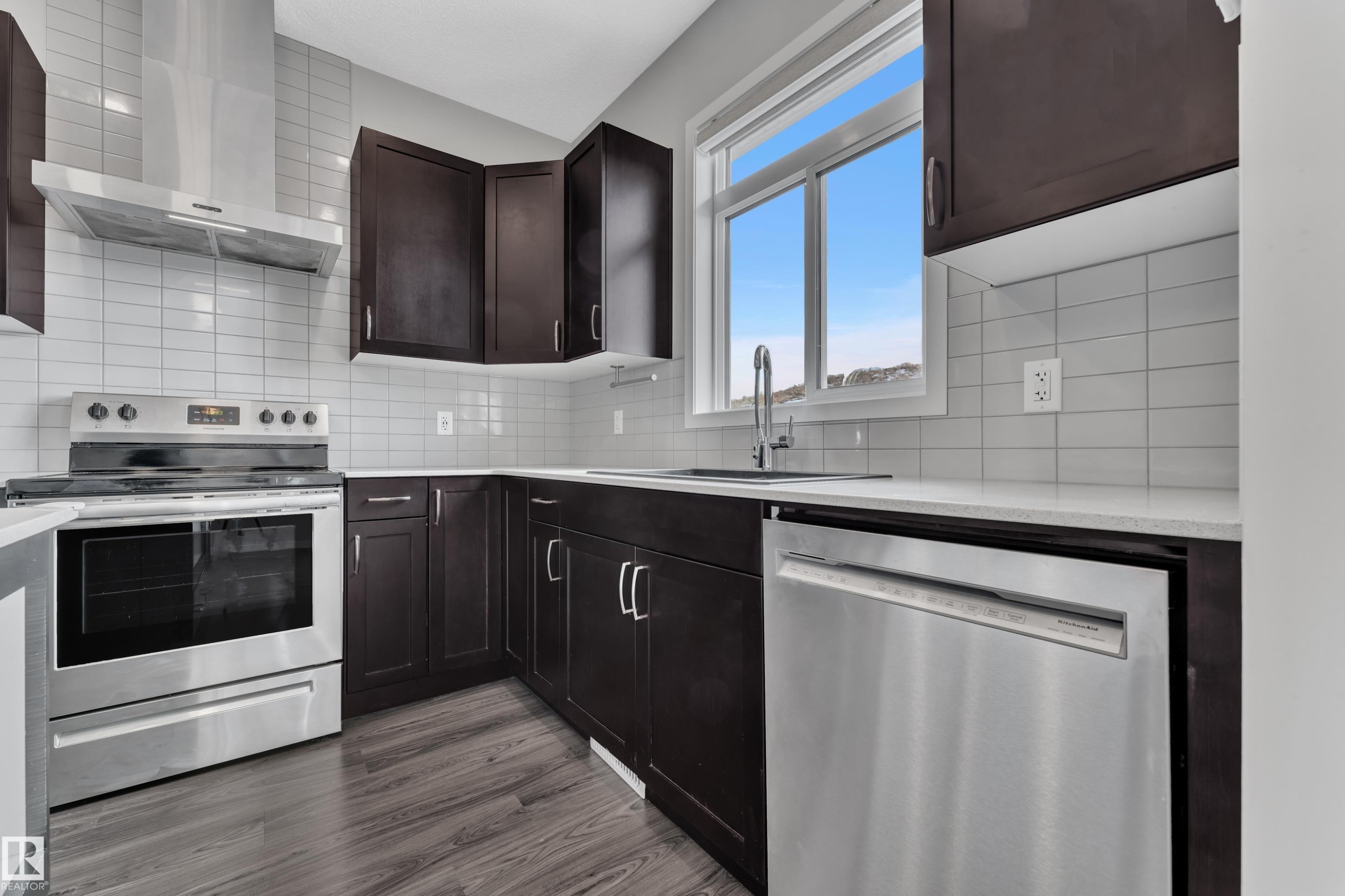 8781 Carson Way, Edmonton, AB - Indoor Photo Showing Kitchen With Stainless Steel Kitchen