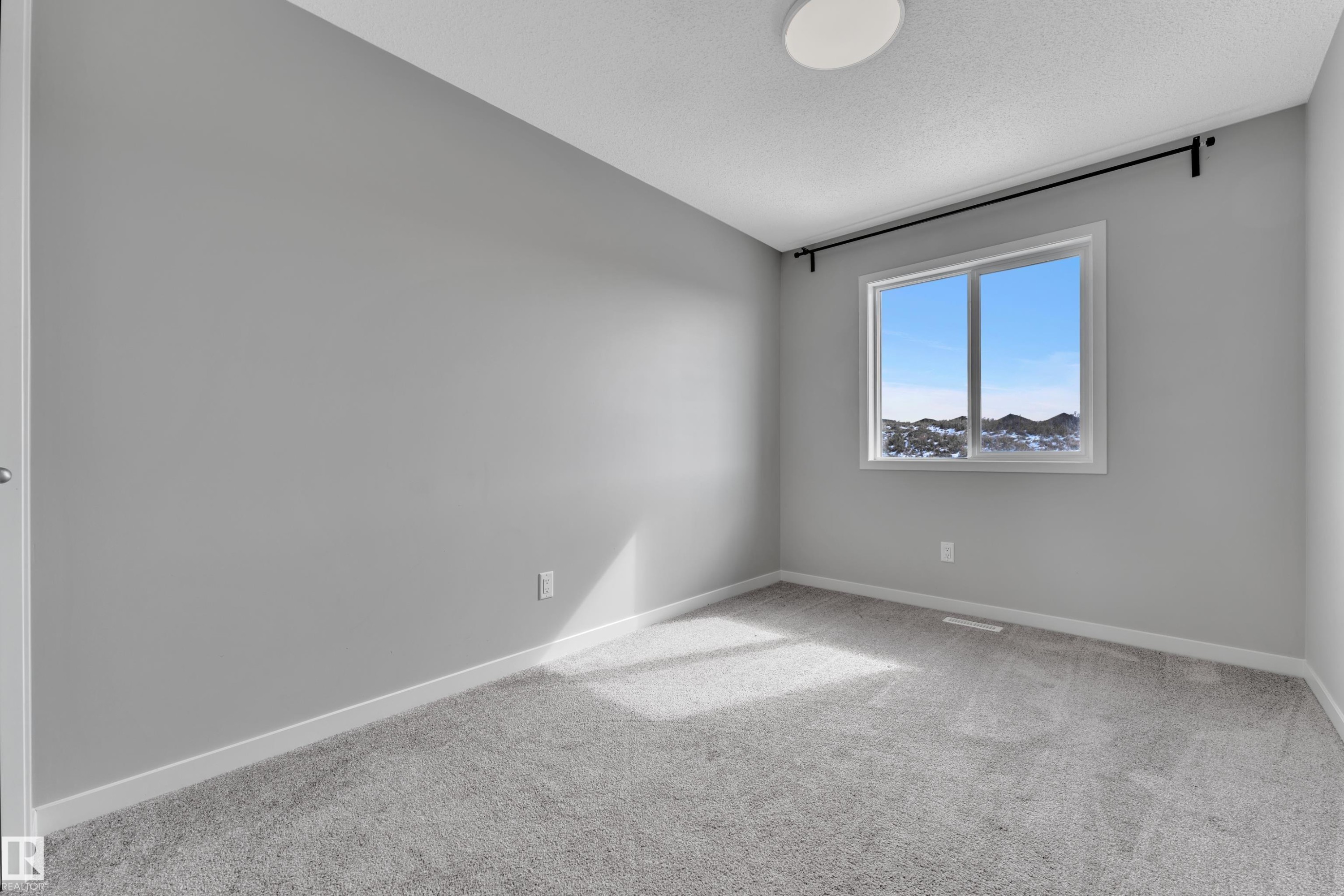 8781 Carson Way, Edmonton, AB - Indoor Photo Showing Other Room