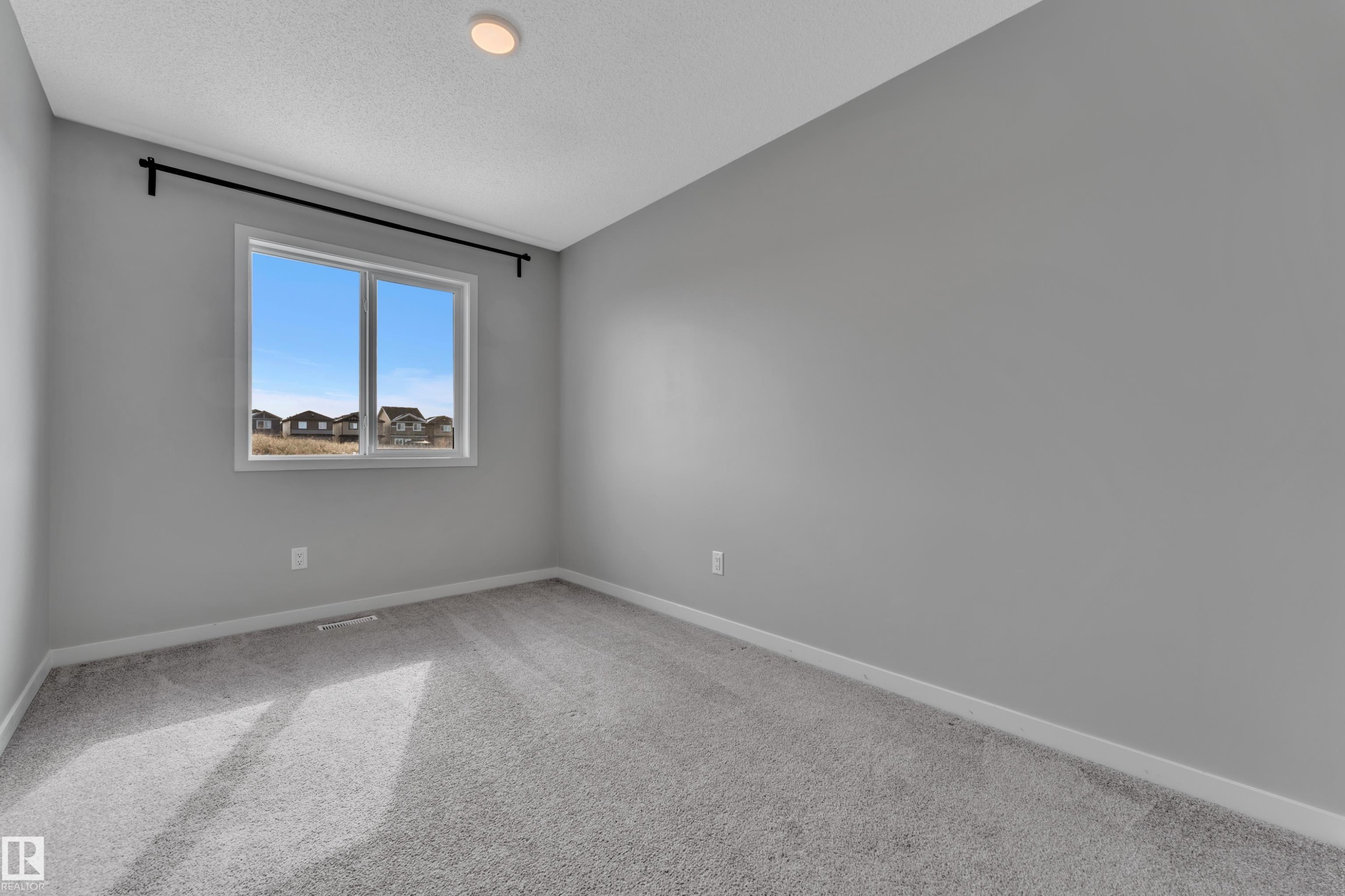 8781 Carson Way, Edmonton, AB - Indoor Photo Showing Other Room