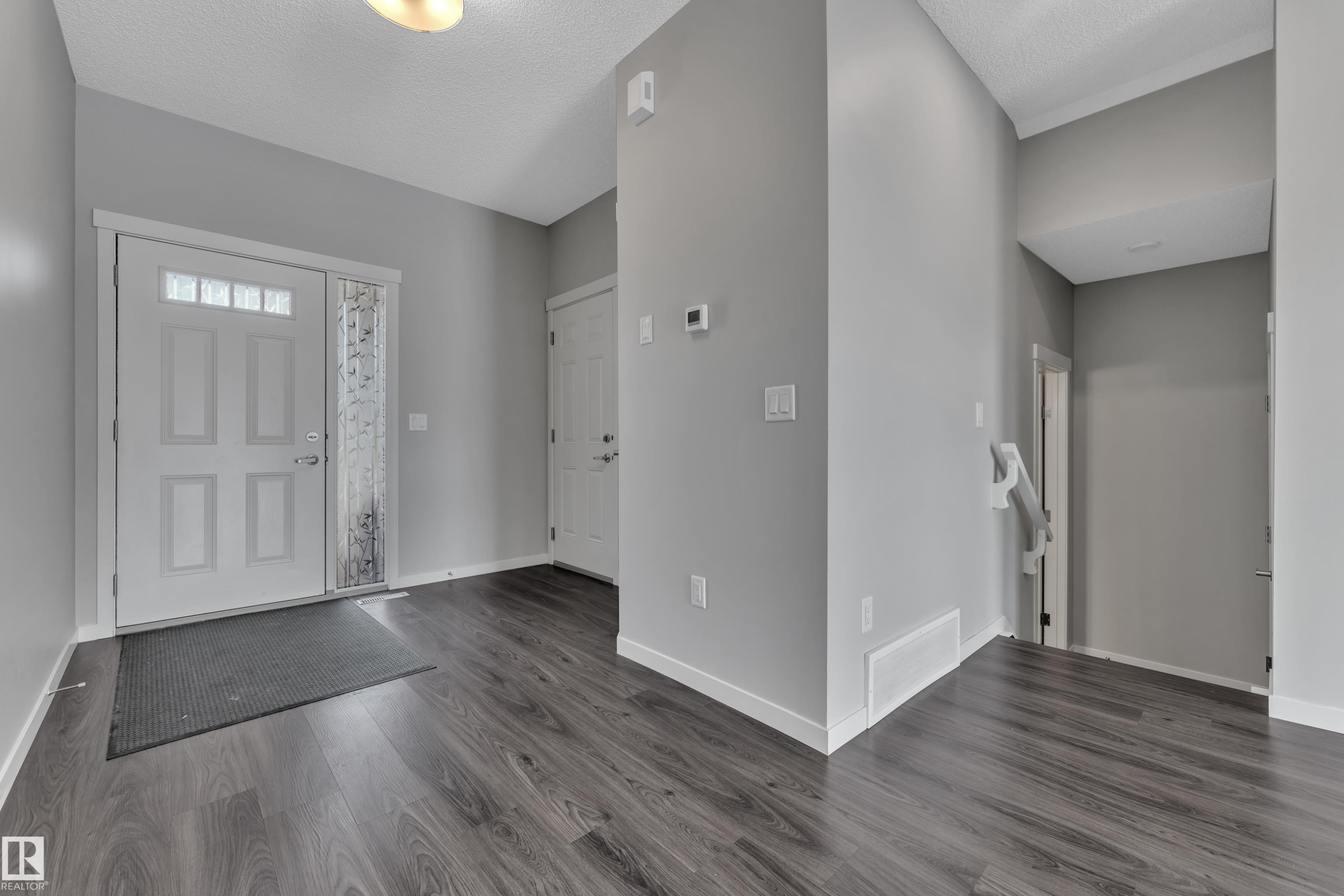 8781 Carson Way, Edmonton, AB - Indoor Photo Showing Other Room
