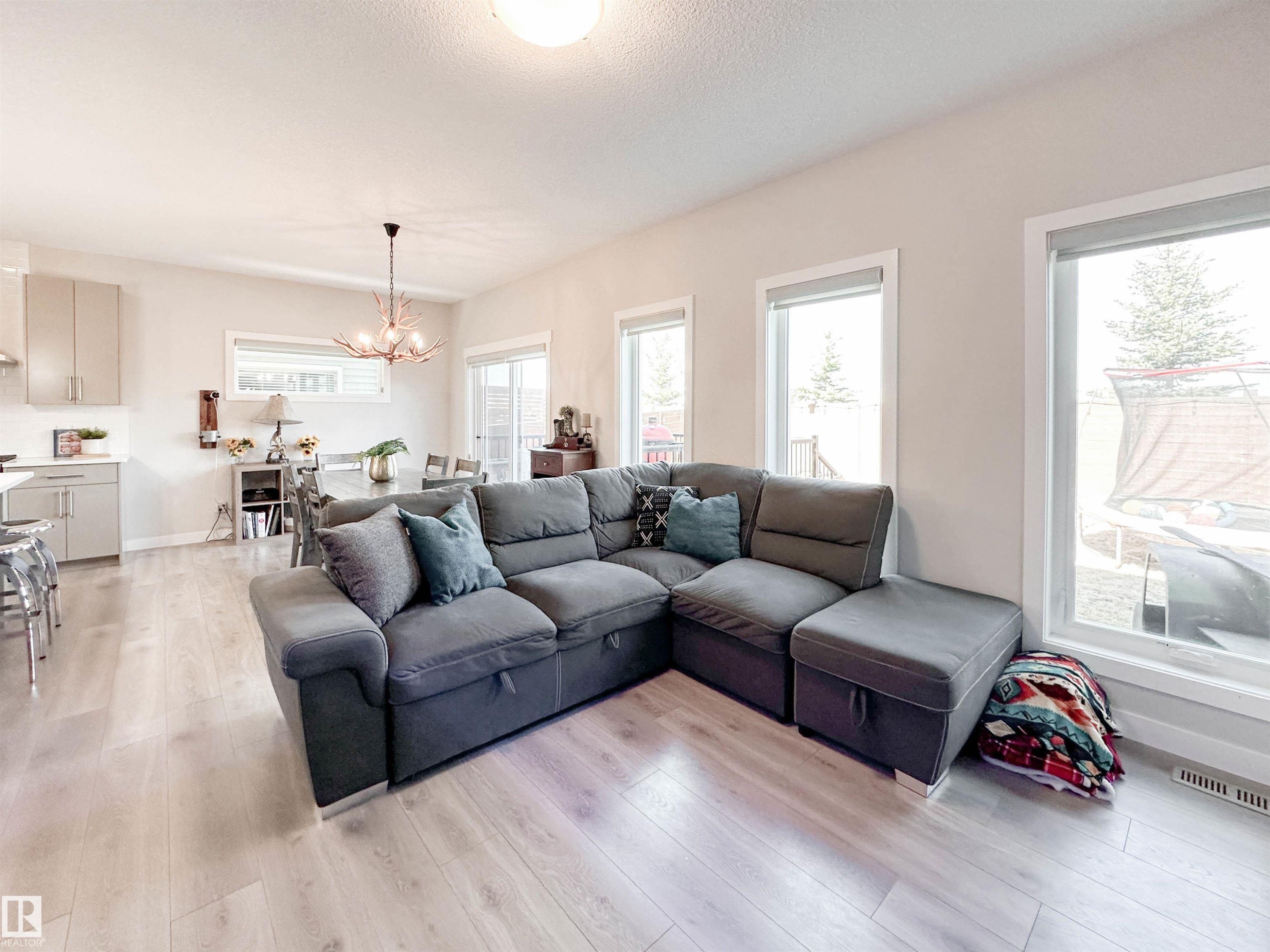 103 Joyal Way, St. Albert, AB - Indoor Photo Showing Living Room