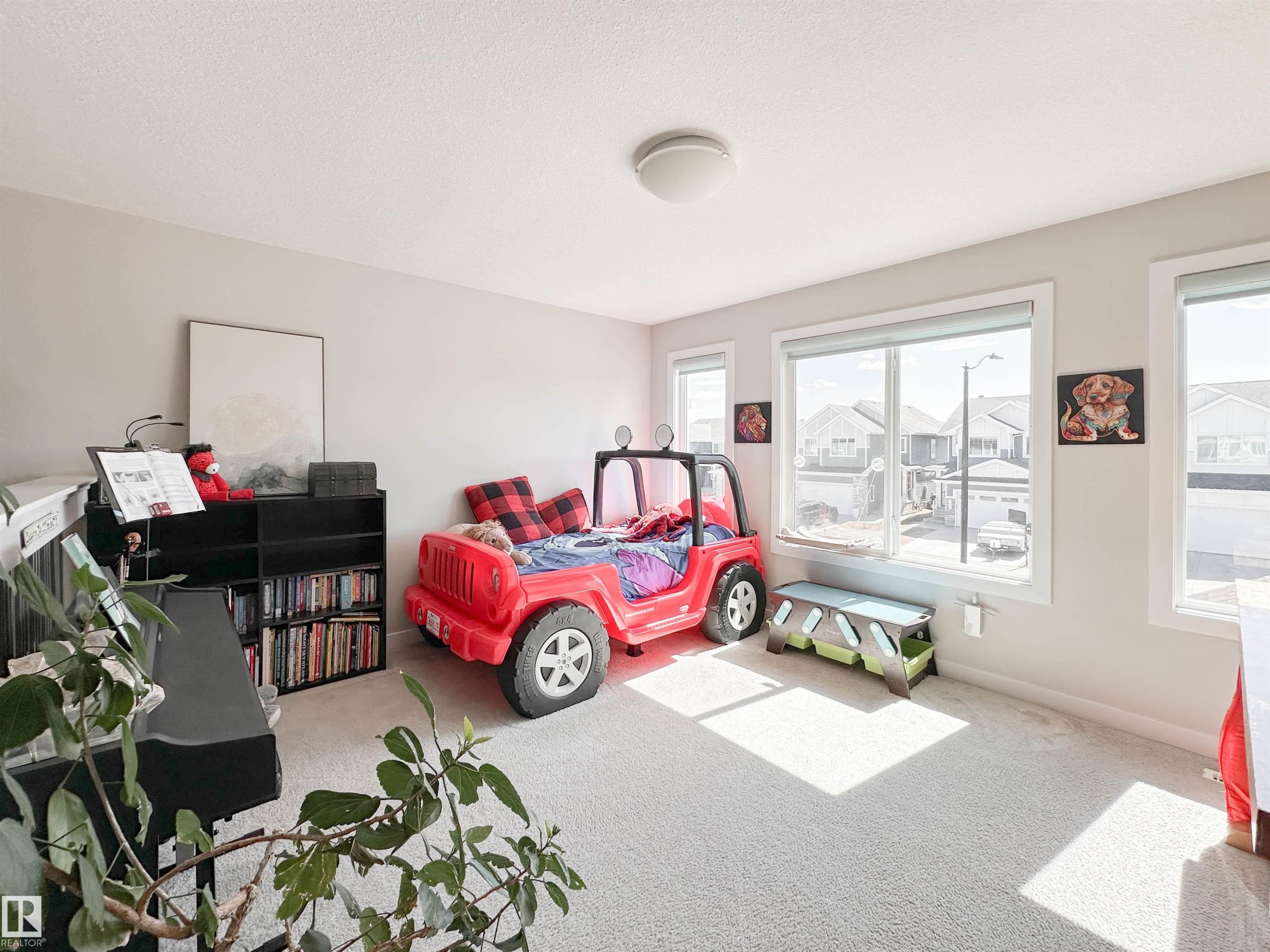 103 Joyal Way, St. Albert, AB - Indoor Photo Showing Garage