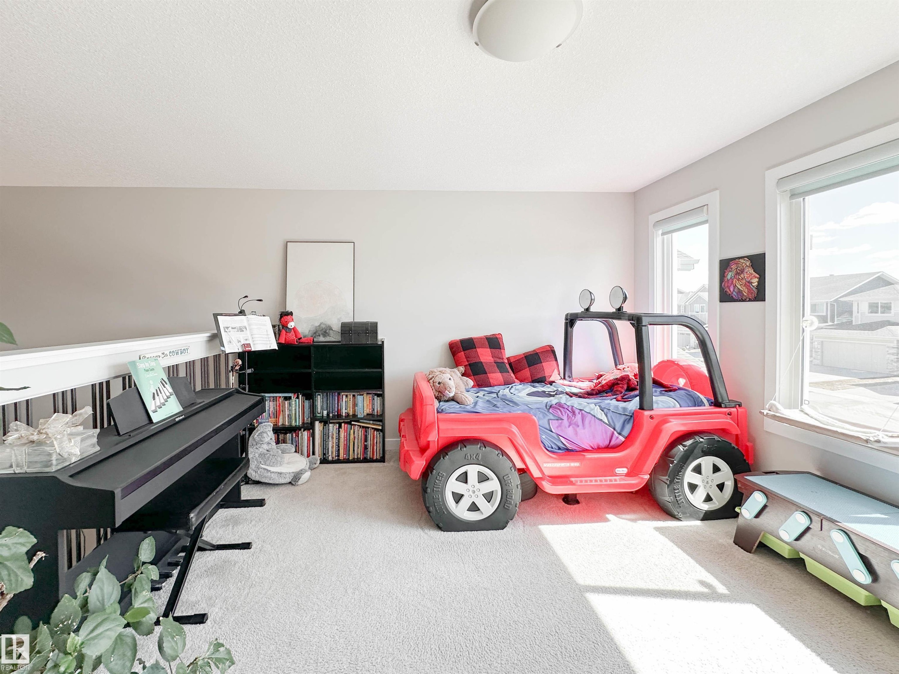 103 Joyal Way, St. Albert, AB - Indoor Photo Showing Garage