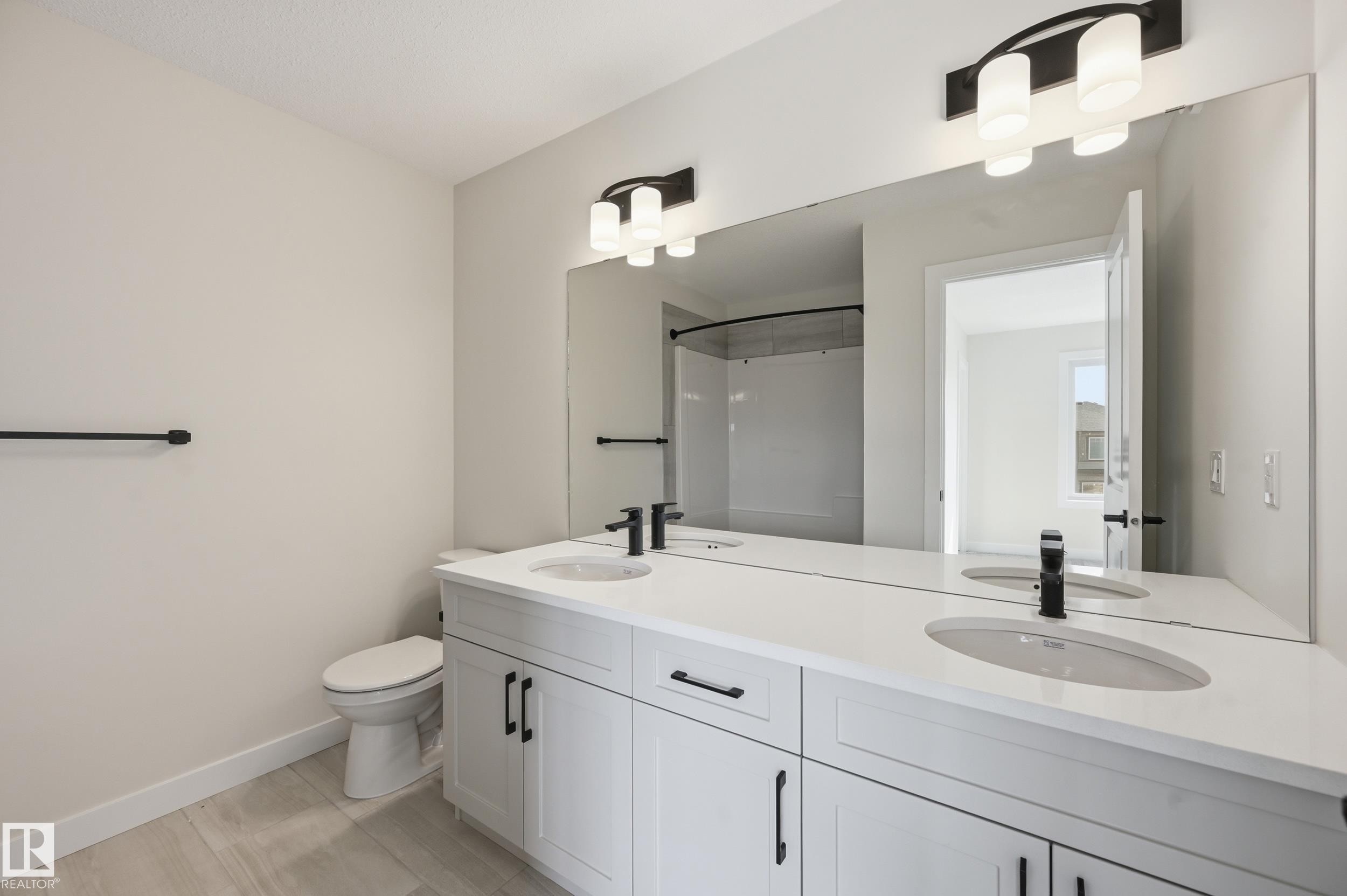 243 Wattle Road, Leduc, AB - Indoor Photo Showing Bathroom