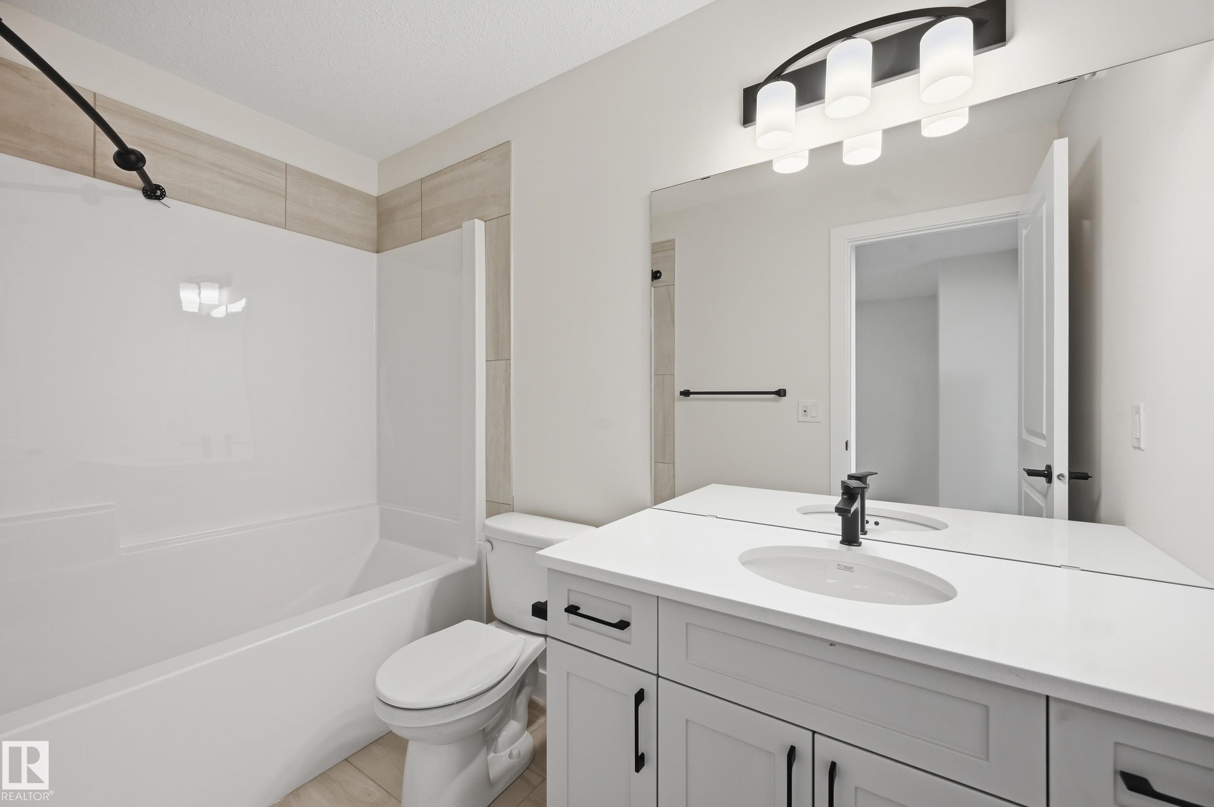 243 Wattle Road, Leduc, AB - Indoor Photo Showing Bathroom