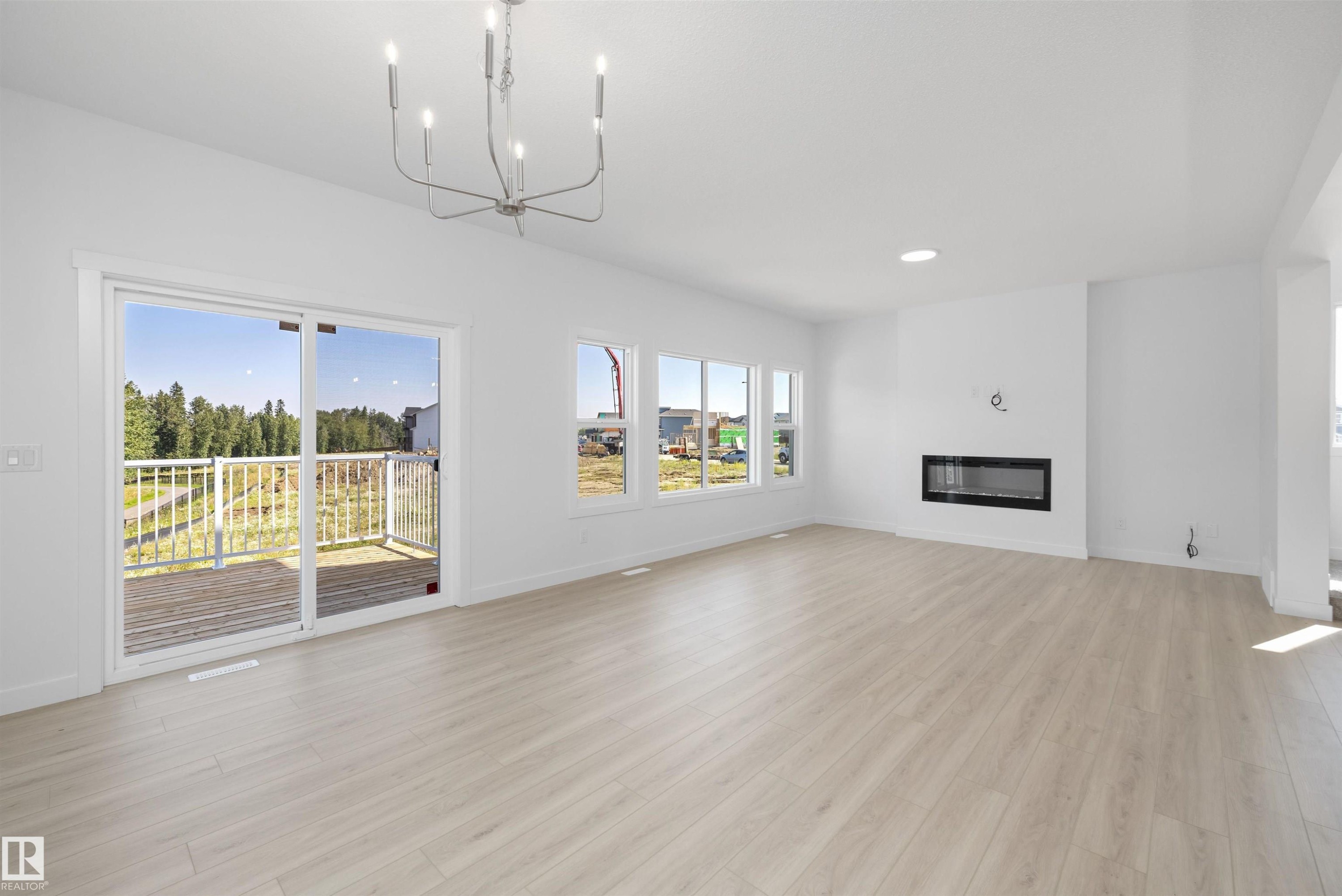5921 Raven Crescent Nw, Edmonton, AB - Indoor Photo Showing Living Room With Fireplace