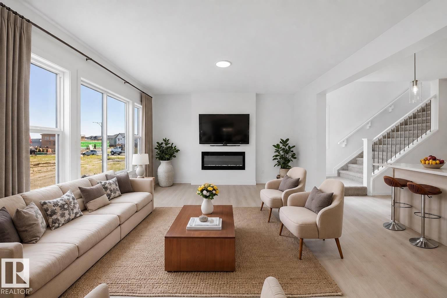 5921 Raven Crescent Nw, Edmonton, AB - Indoor Photo Showing Living Room