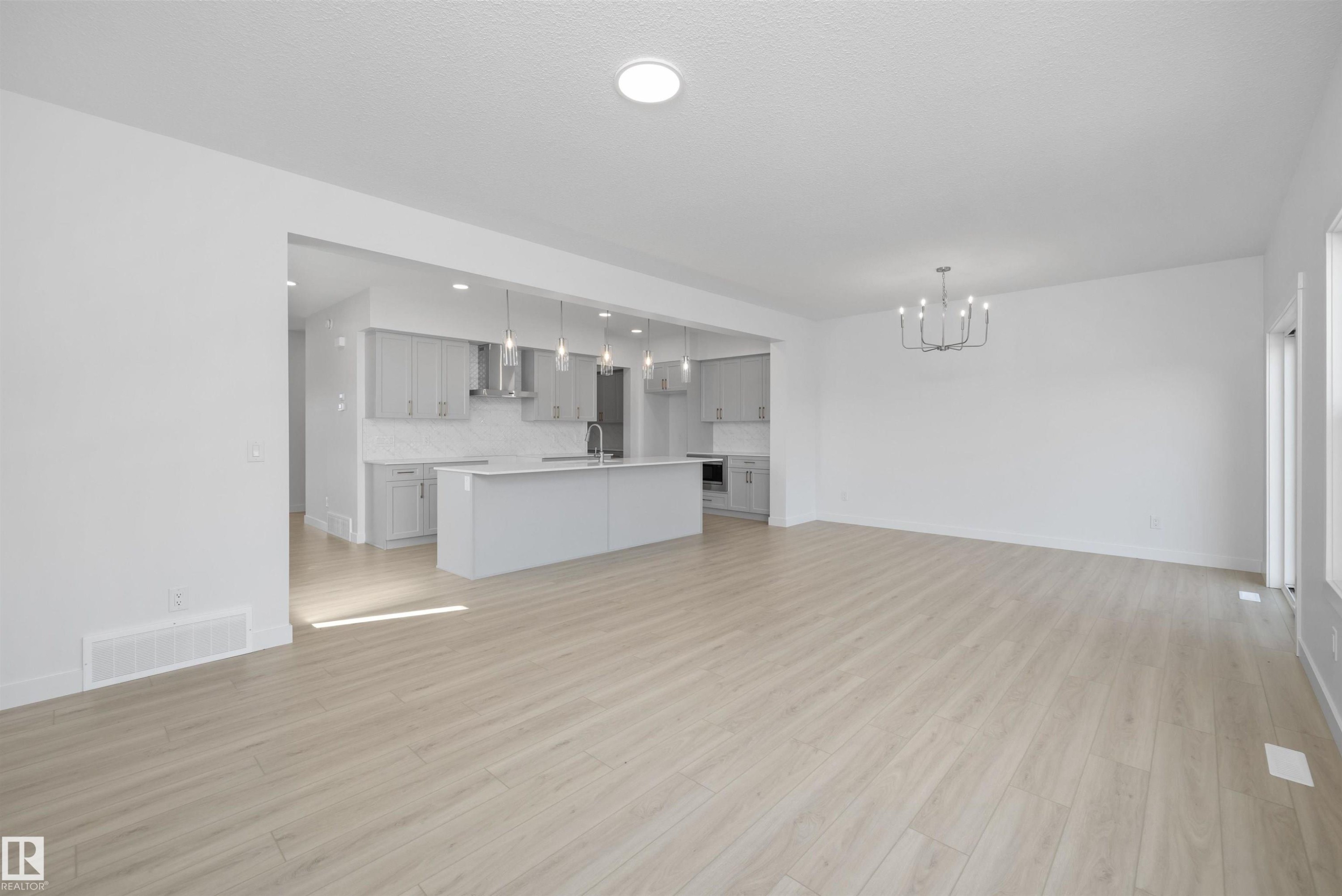 5921 Raven Crescent Nw, Edmonton, AB - Indoor