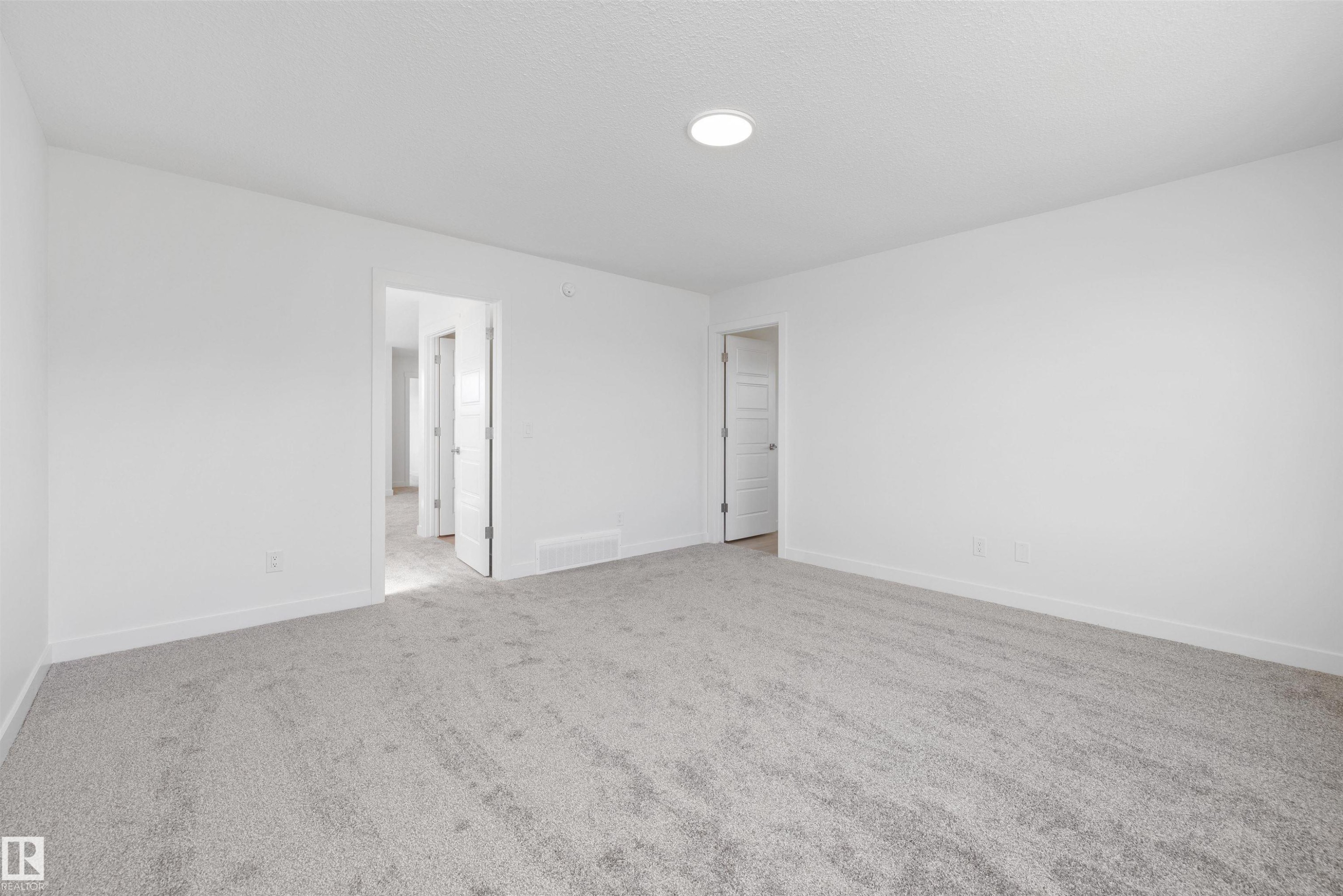 5921 Raven Crescent Nw, Edmonton, AB - Indoor Photo Showing Other Room