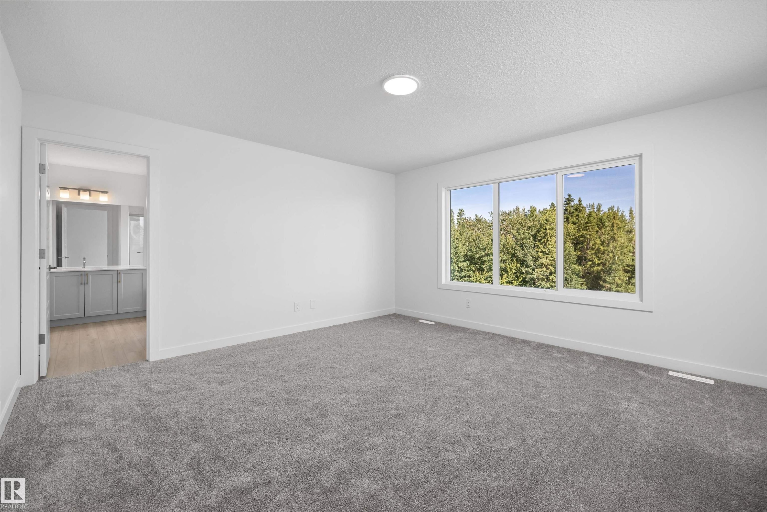 5921 Raven Crescent Nw, Edmonton, AB - Indoor Photo Showing Other Room